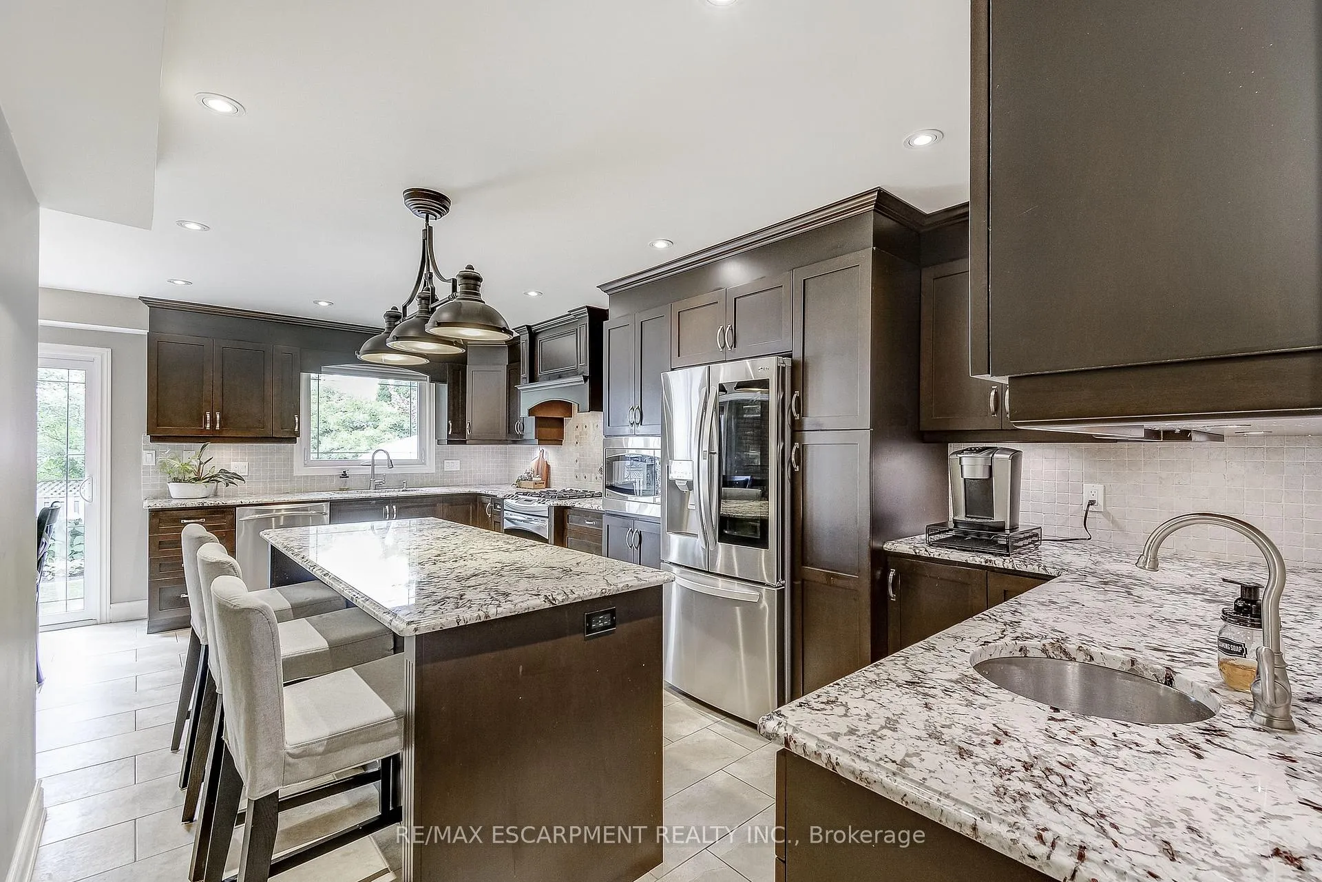 Photo 9 of 37 Culotta Drive, Hamilton, Waterdown — HOMEH
