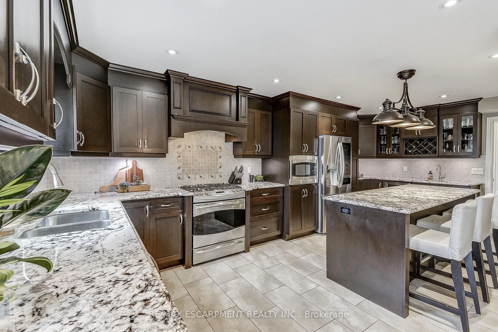 Photo 11 of 37 Culotta Drive, Hamilton, Waterdown — HOMEH