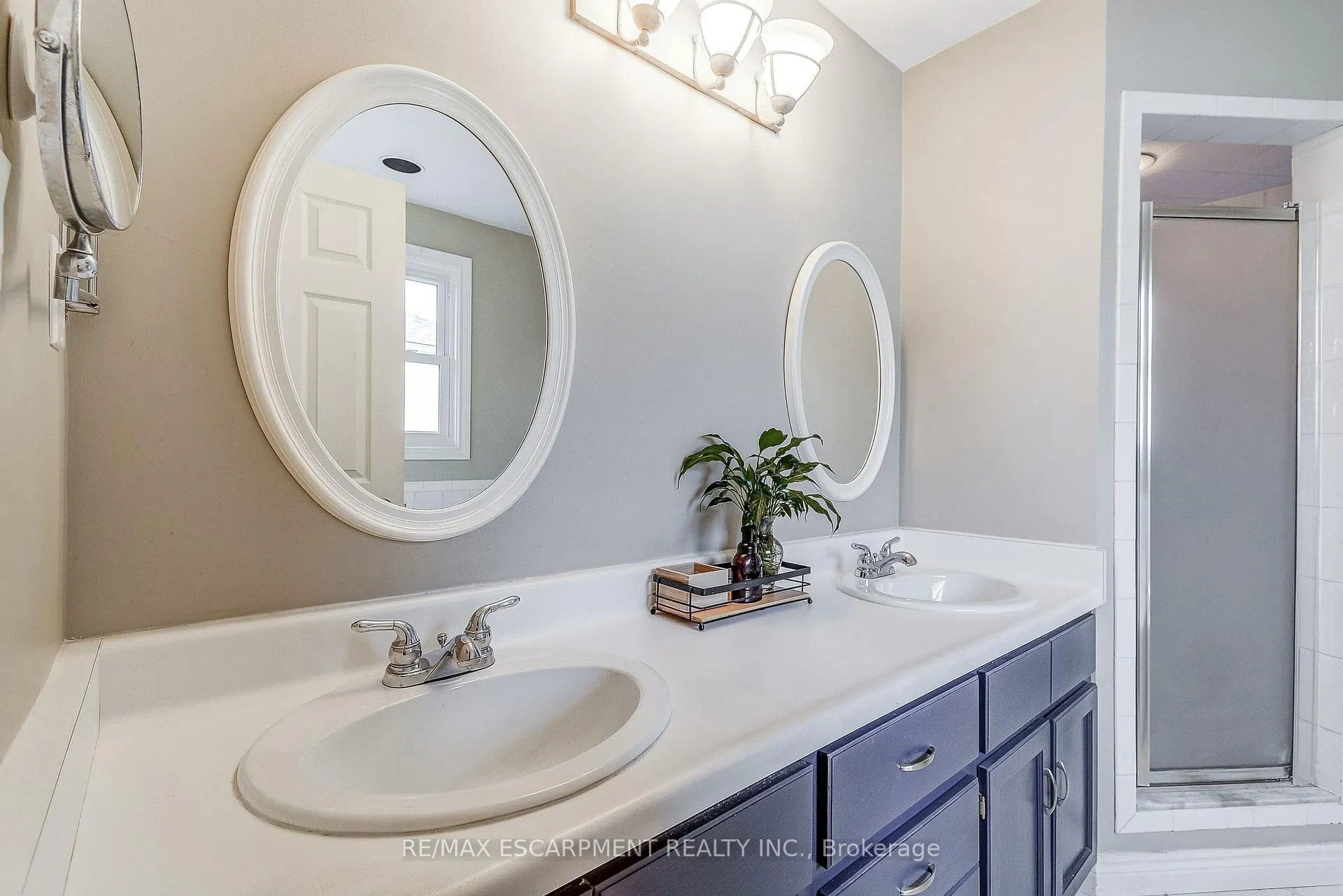 Photo 16 of 37 Culotta Drive, Hamilton, Waterdown — HOMEH