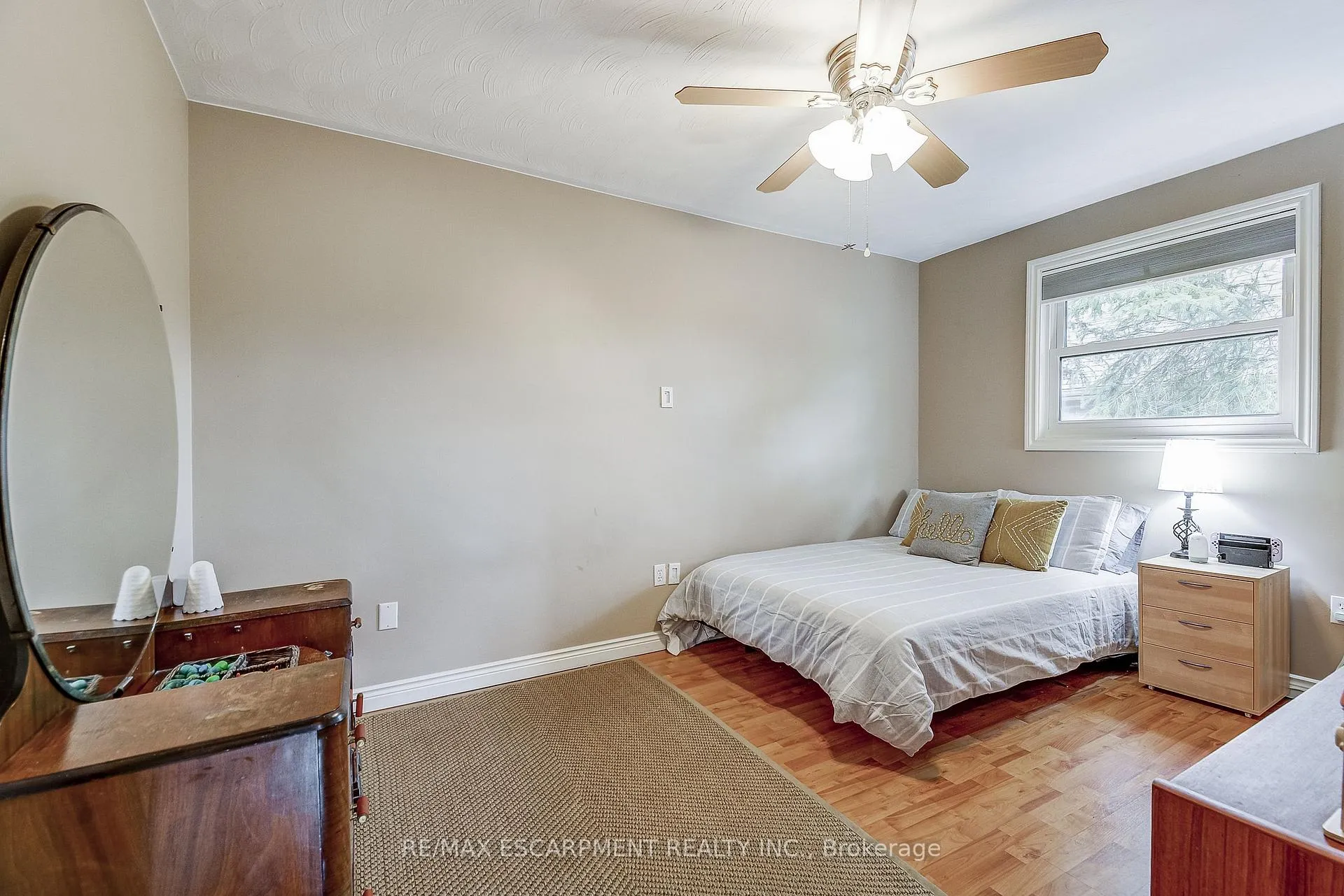 Photo 19 of 37 Culotta Drive, Hamilton, Waterdown — HOMEH