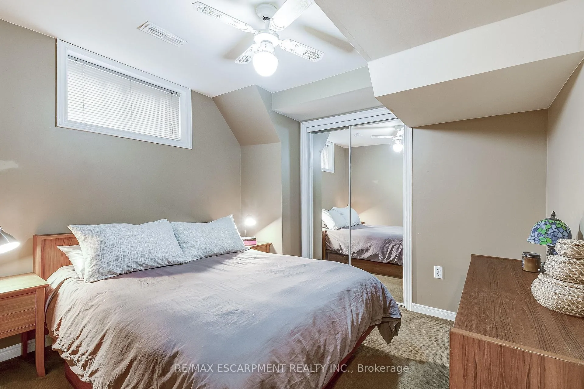 Photo 23 of 37 Culotta Drive, Hamilton, Waterdown — HOMEH