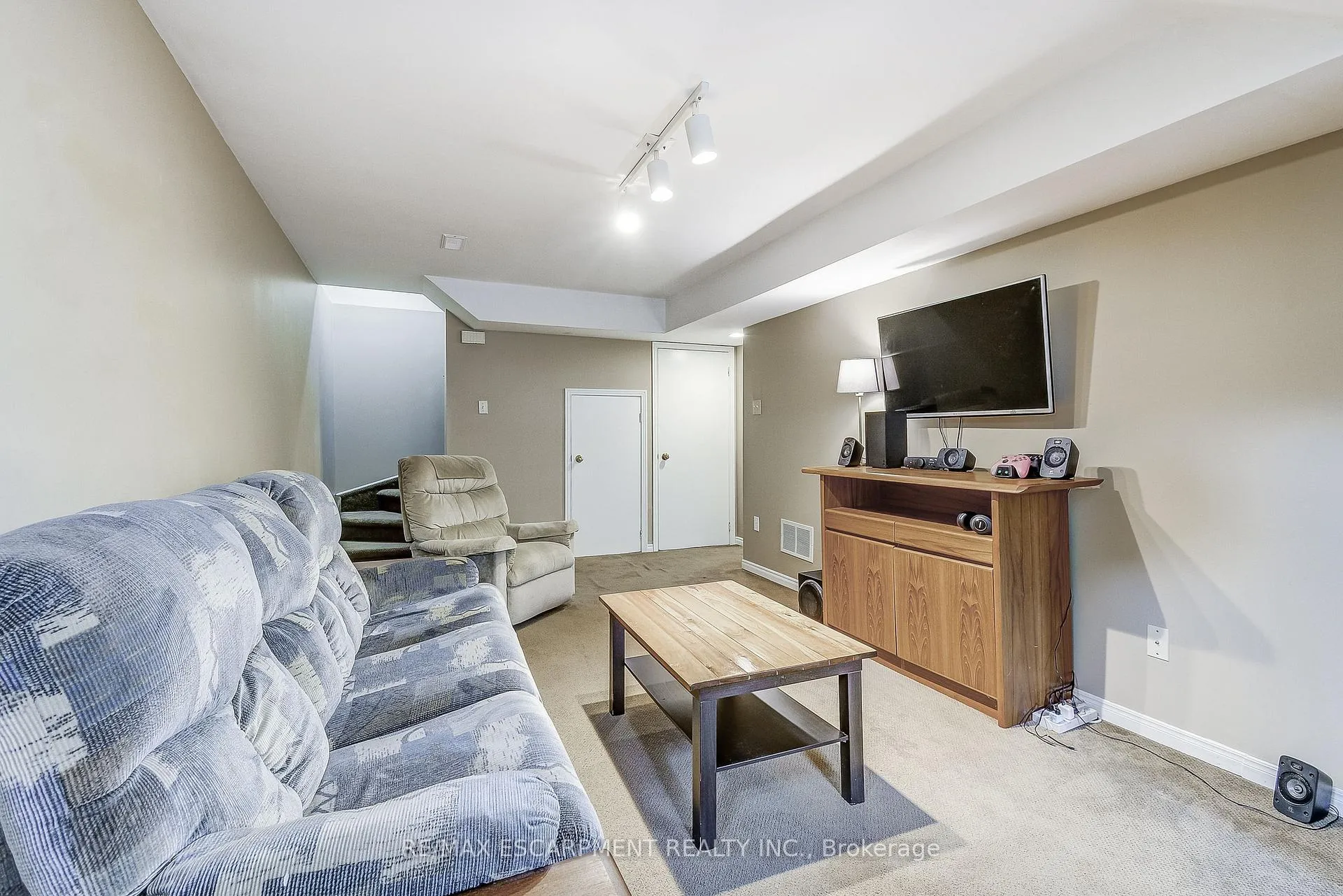 Photo 26 of 37 Culotta Drive, Hamilton, Waterdown — HOMEH