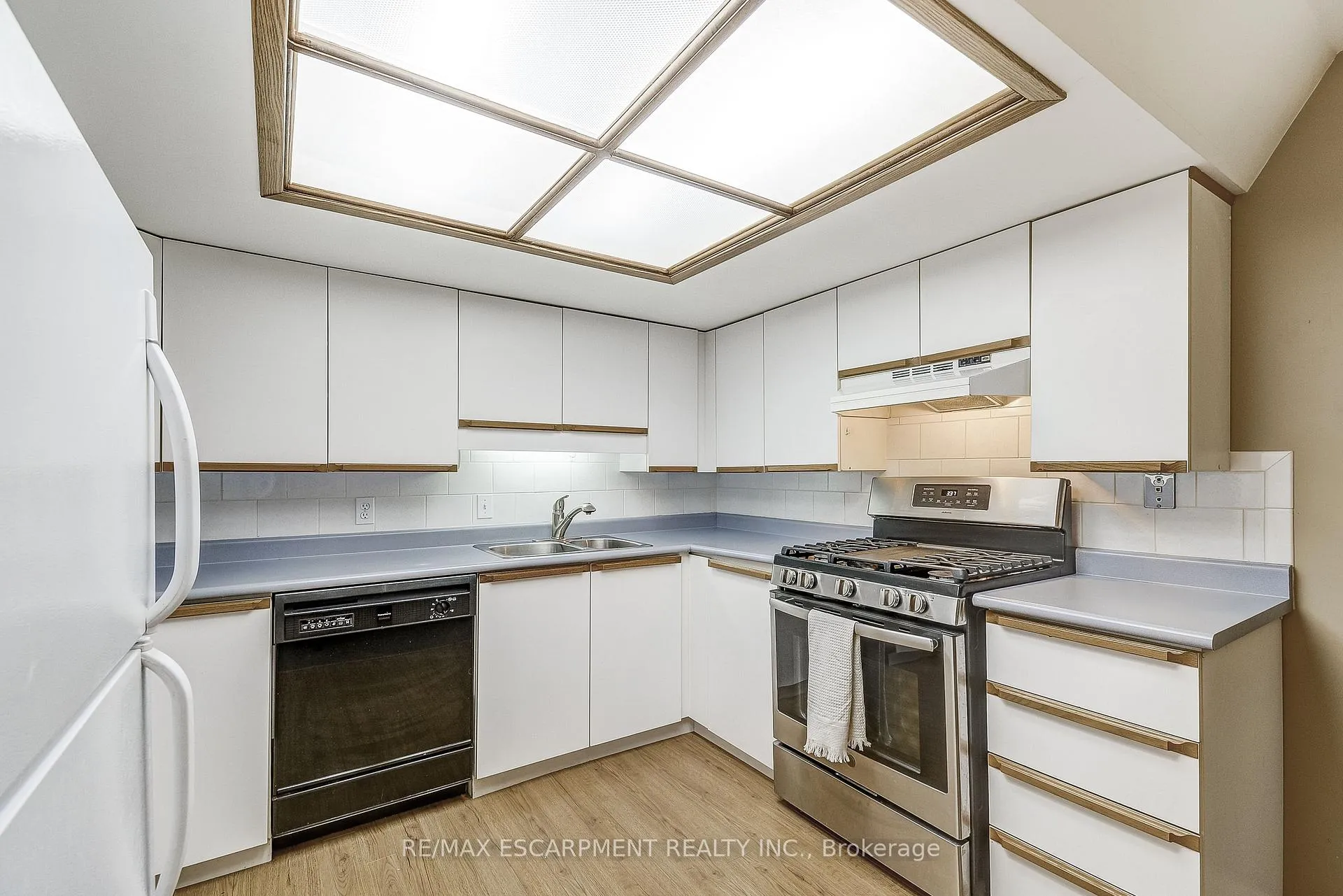Photo 27 of 37 Culotta Drive, Hamilton, Waterdown — HOMEH