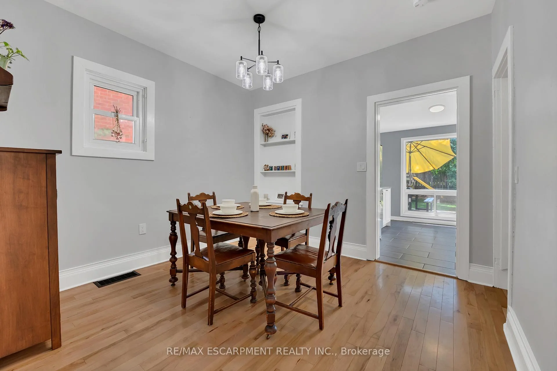 Photo 12 of 91 Peter Street, Hamilton, Strathcona — HOMEH