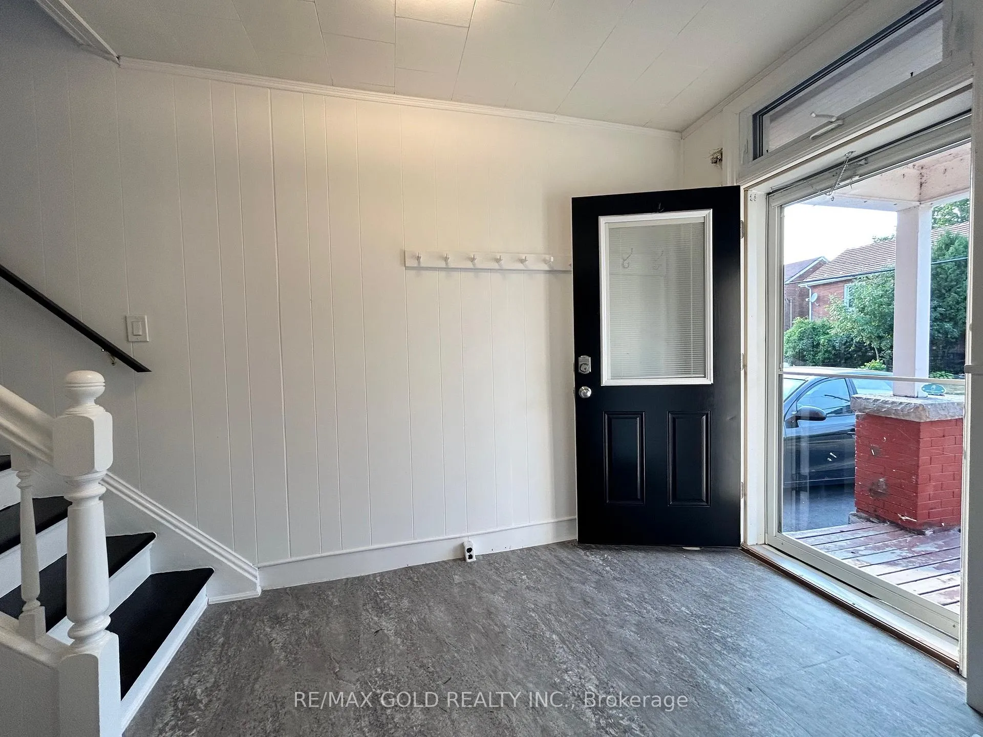 Photo 8 of 118 Stephen Street N, Kingston, East of Sir John A. Blvd — HOMEH