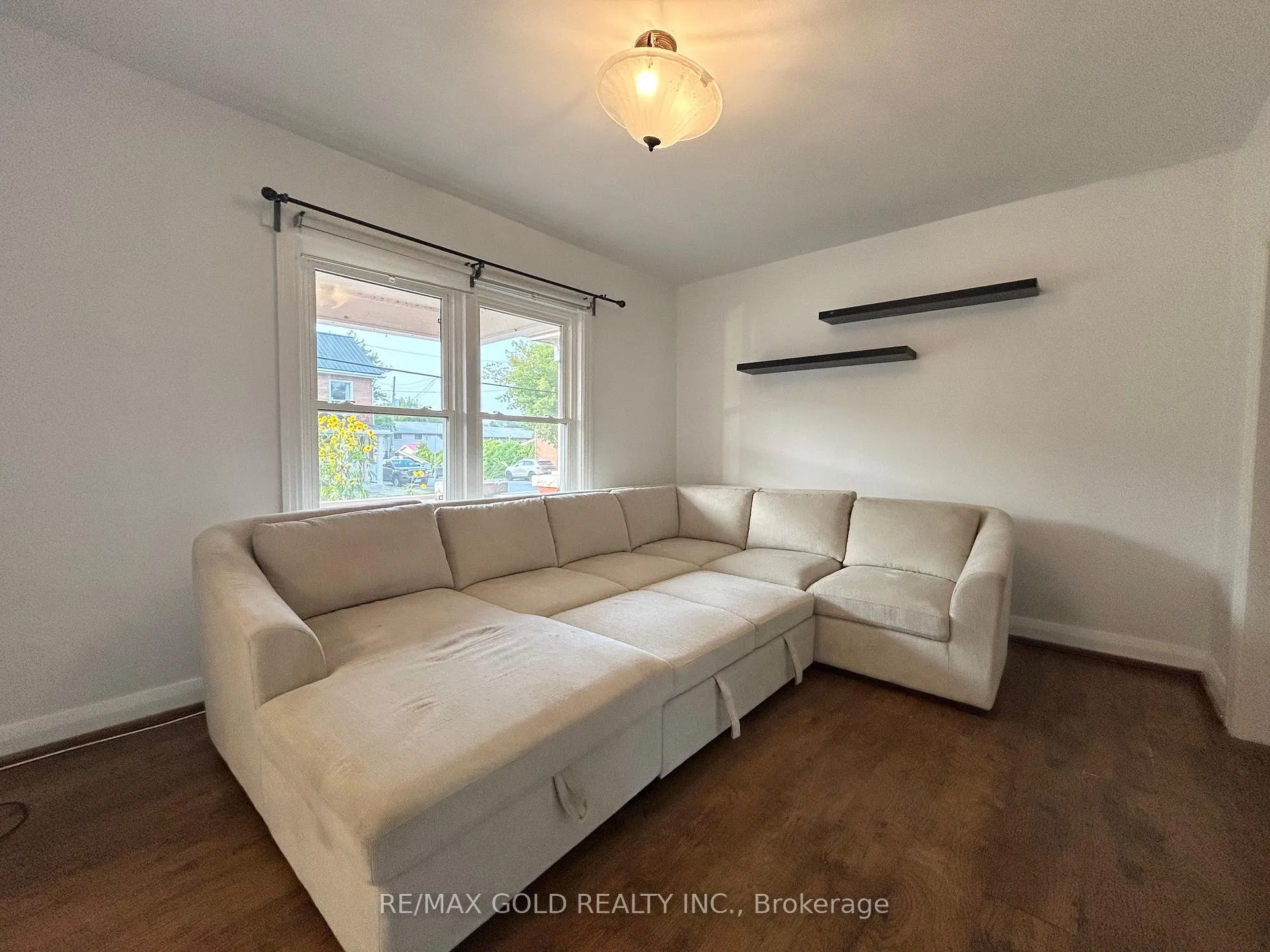 Photo 18 of 118 Stephen Street N, Kingston, East of Sir John A. Blvd — HOMEH