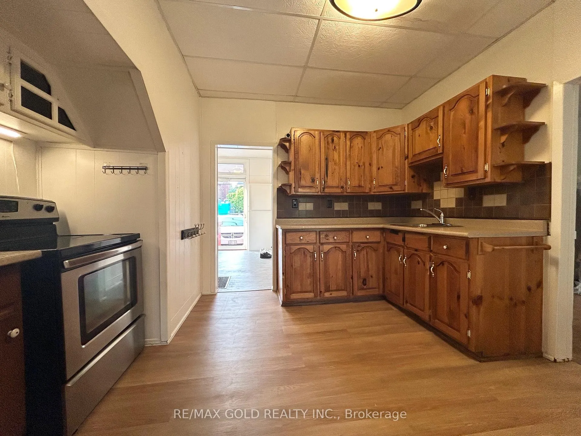 Photo 22 of 118 Stephen Street N, Kingston, East of Sir John A. Blvd — HOMEH