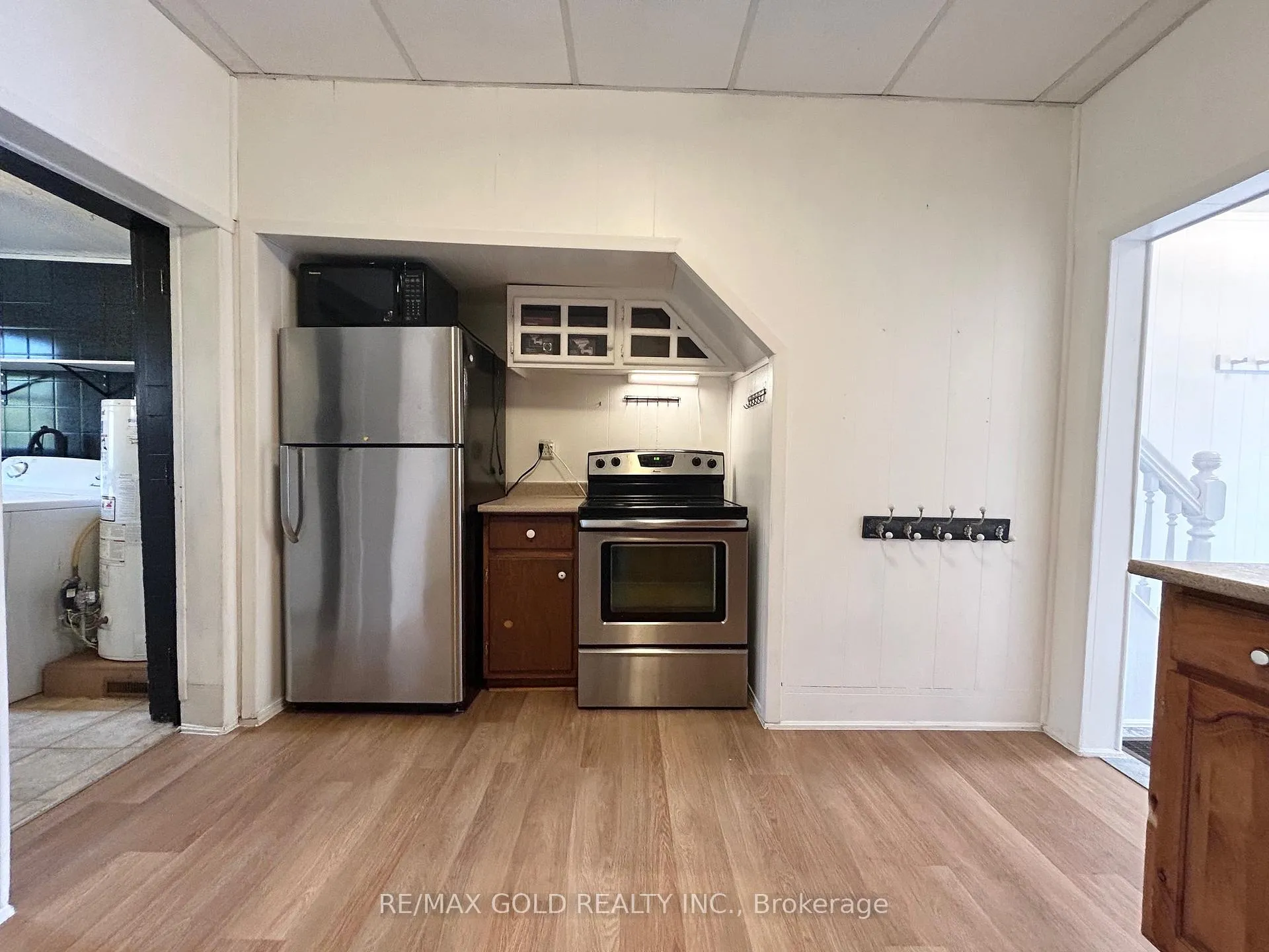 Photo 24 of 118 Stephen Street N, Kingston, East of Sir John A. Blvd — HOMEH