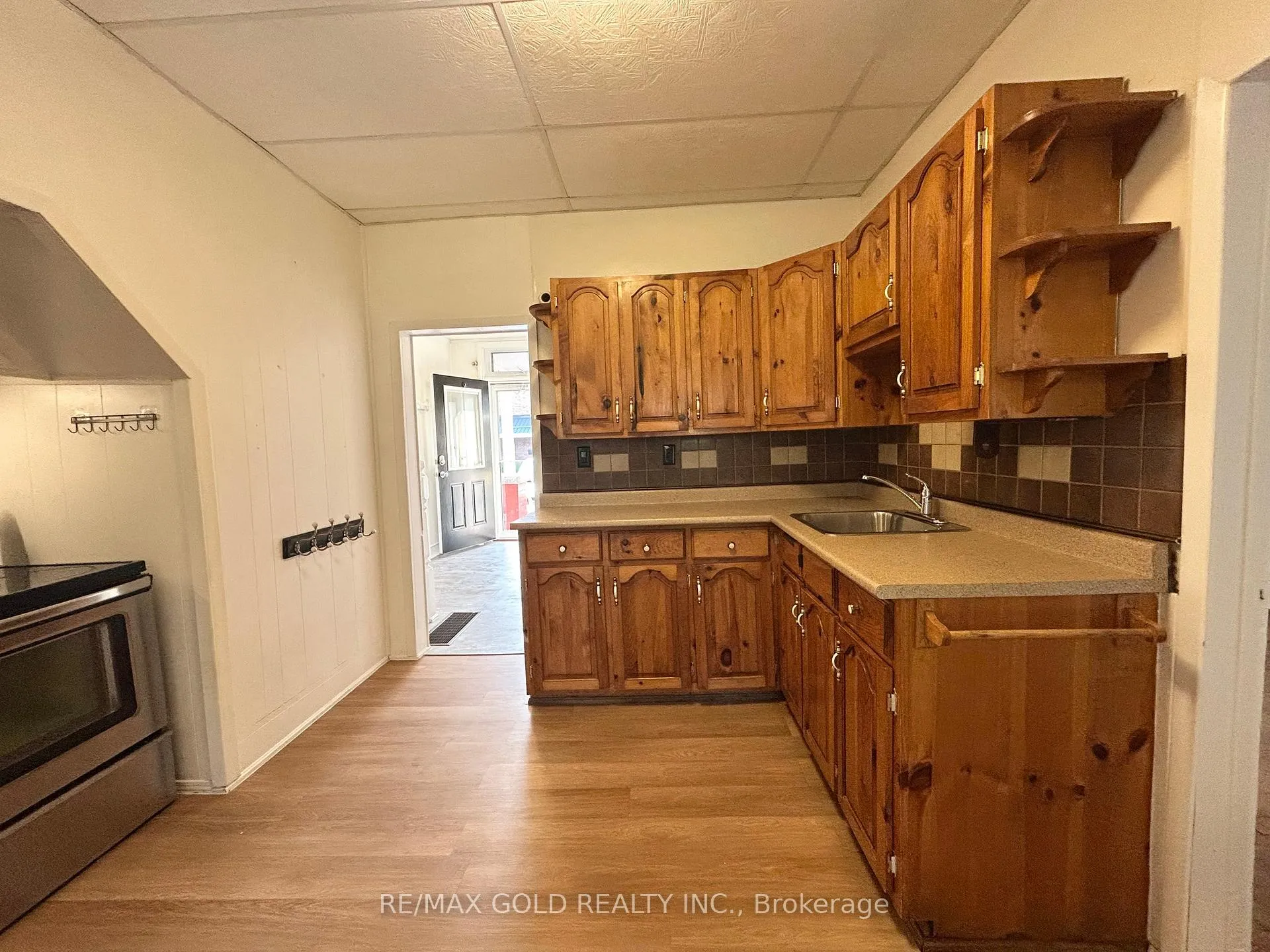 Photo 25 of 118 Stephen Street N, Kingston, East of Sir John A. Blvd — HOMEH
