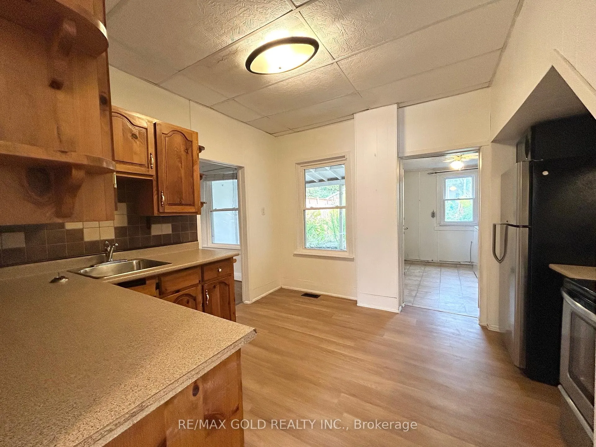 Photo 26 of 118 Stephen Street N, Kingston, East of Sir John A. Blvd — HOMEH