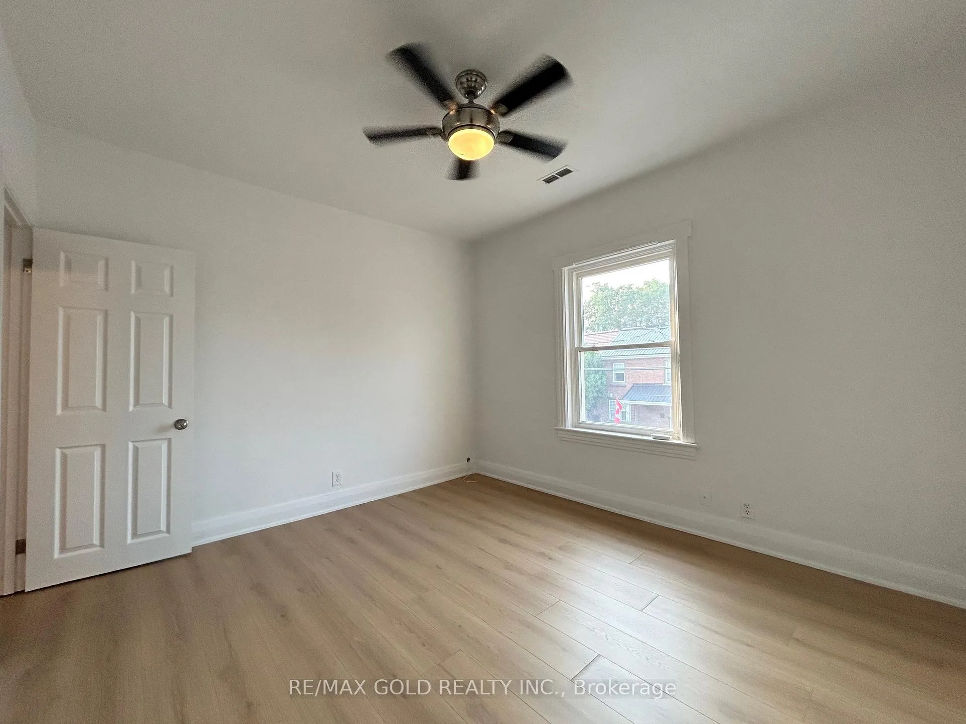 Photo 38 of 118 Stephen Street N, Kingston, East of Sir John A. Blvd — HOMEH