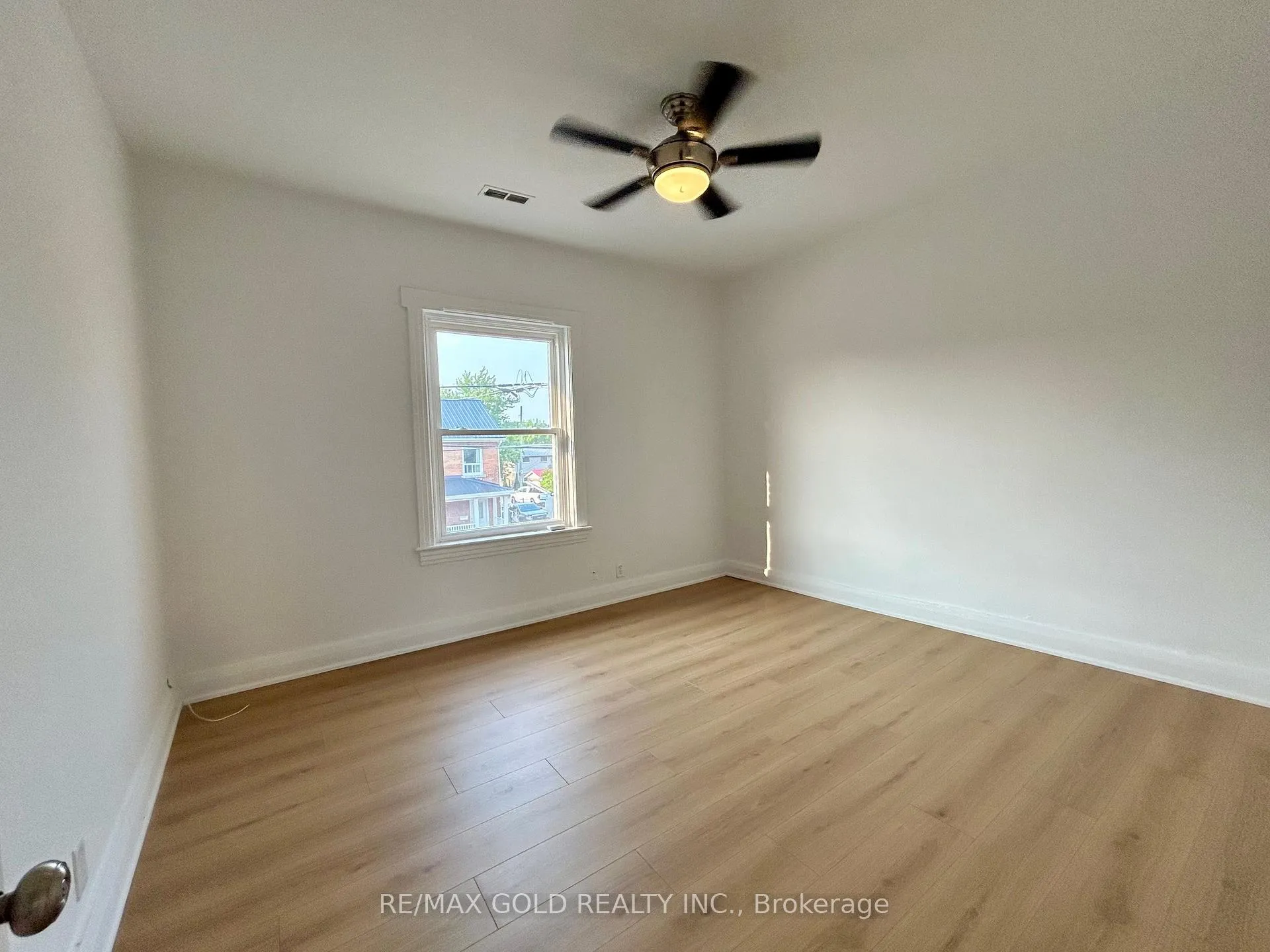 Photo 39 of 118 Stephen Street N, Kingston, East of Sir John A. Blvd — HOMEH