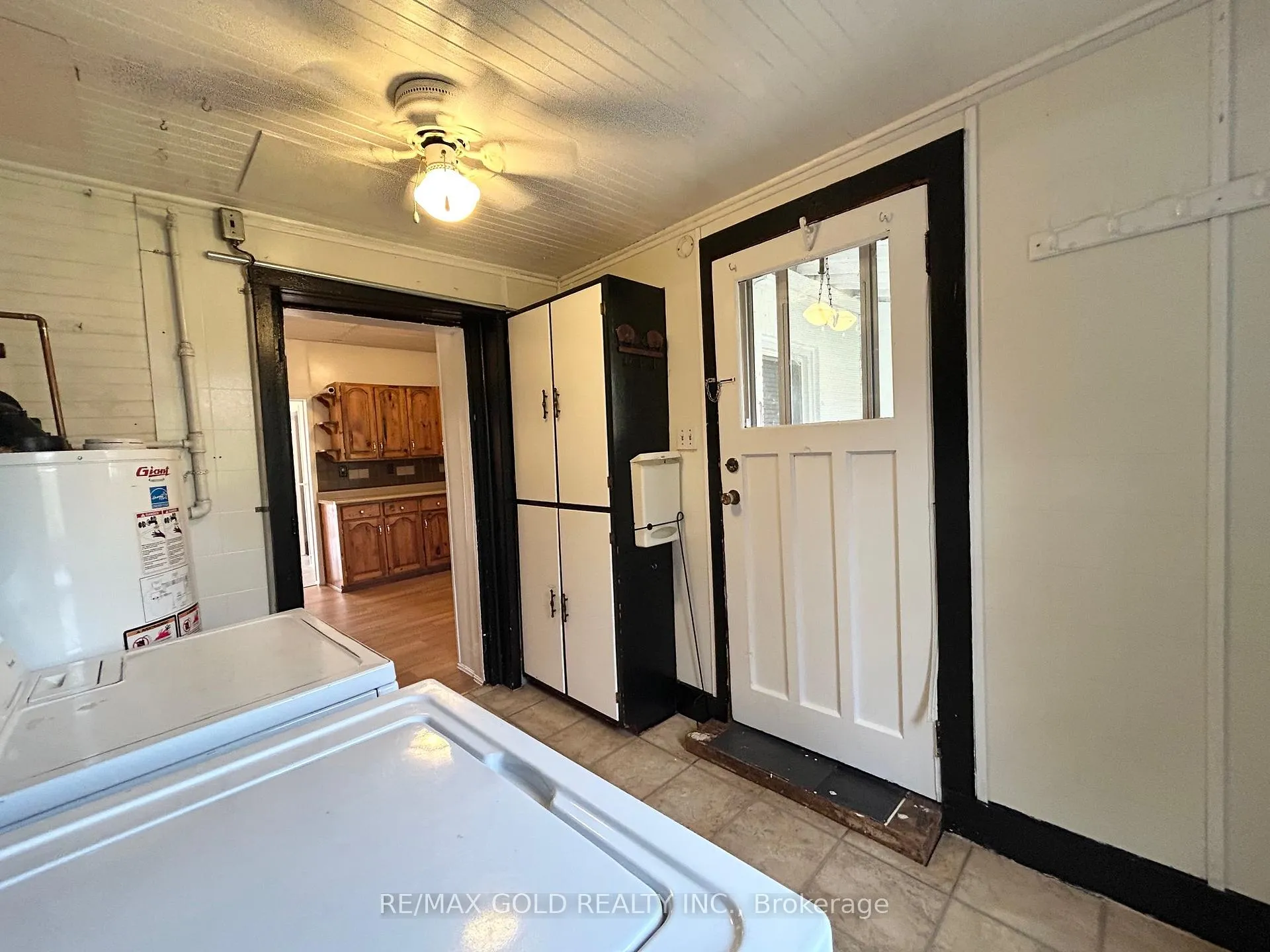 Photo 41 of 118 Stephen Street N, Kingston, East of Sir John A. Blvd — HOMEH