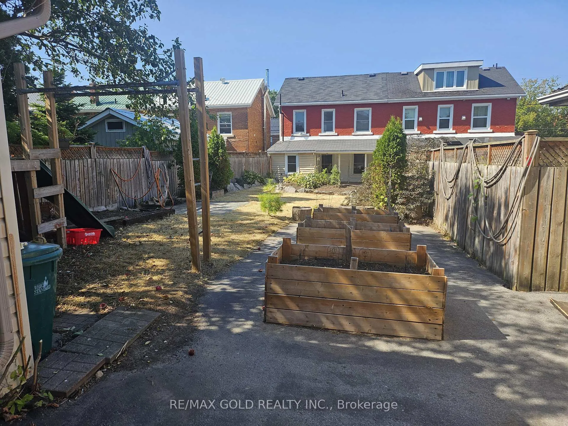 Photo 49 of 118 Stephen Street N, Kingston, East of Sir John A. Blvd — HOMEH