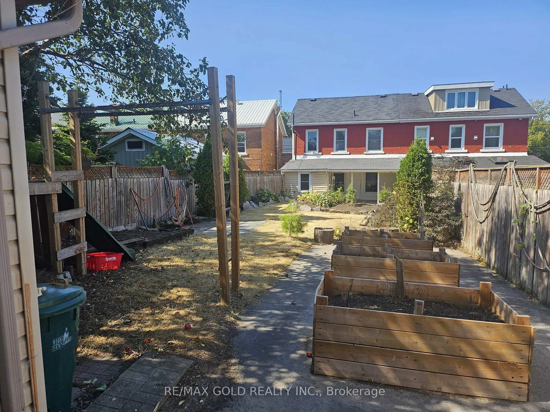 Photo 50 of 118 Stephen Street N, Kingston, East of Sir John A. Blvd — HOMEH