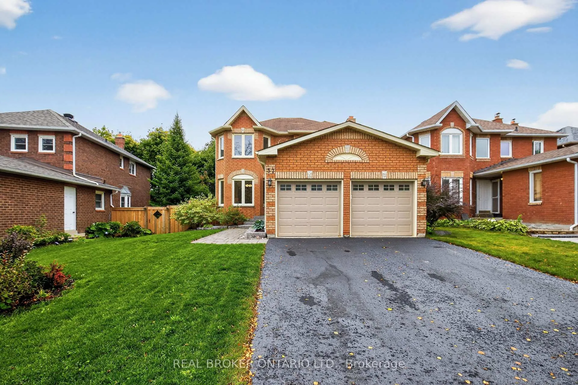 Photo 1 of 37 Macmillan Crescent, Barrie, Painswick North — HOMEH