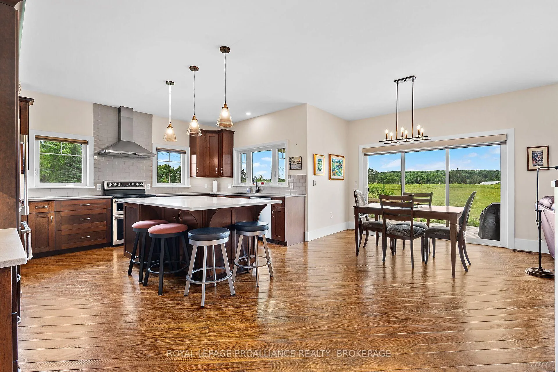 Photo 10 of 5 Sandstone Court, Frontenac, Frontenac South — HOMEH