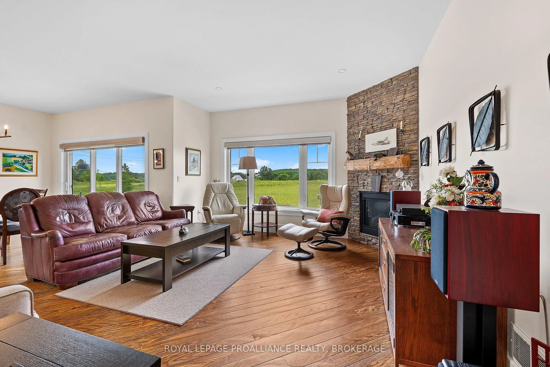 Photo 13 of 5 Sandstone Court, Frontenac, Frontenac South — HOMEH
