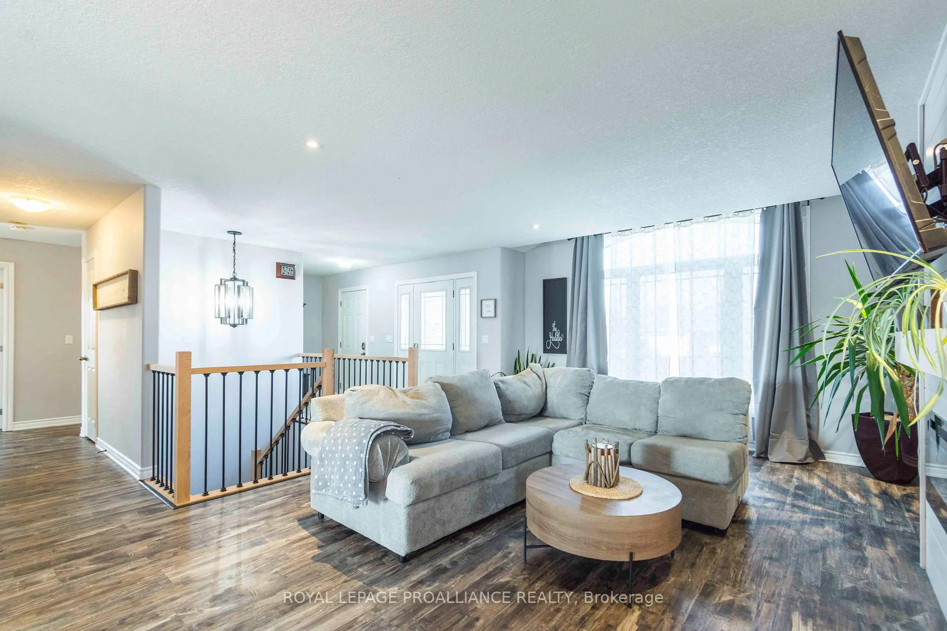 Photo 7 of 17 Rosewood Drive, Quinte West, Frankford Ward — HOMEH