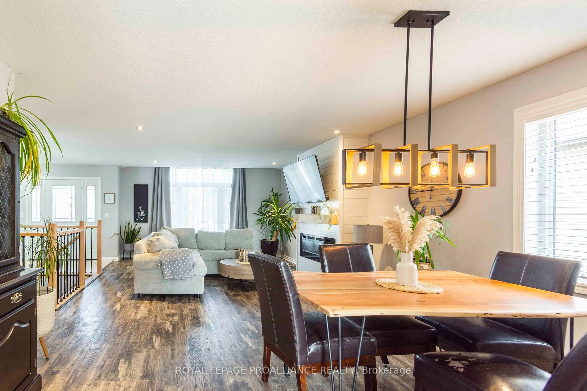 Photo 9 of 17 Rosewood Drive, Quinte West, Frankford Ward — HOMEH