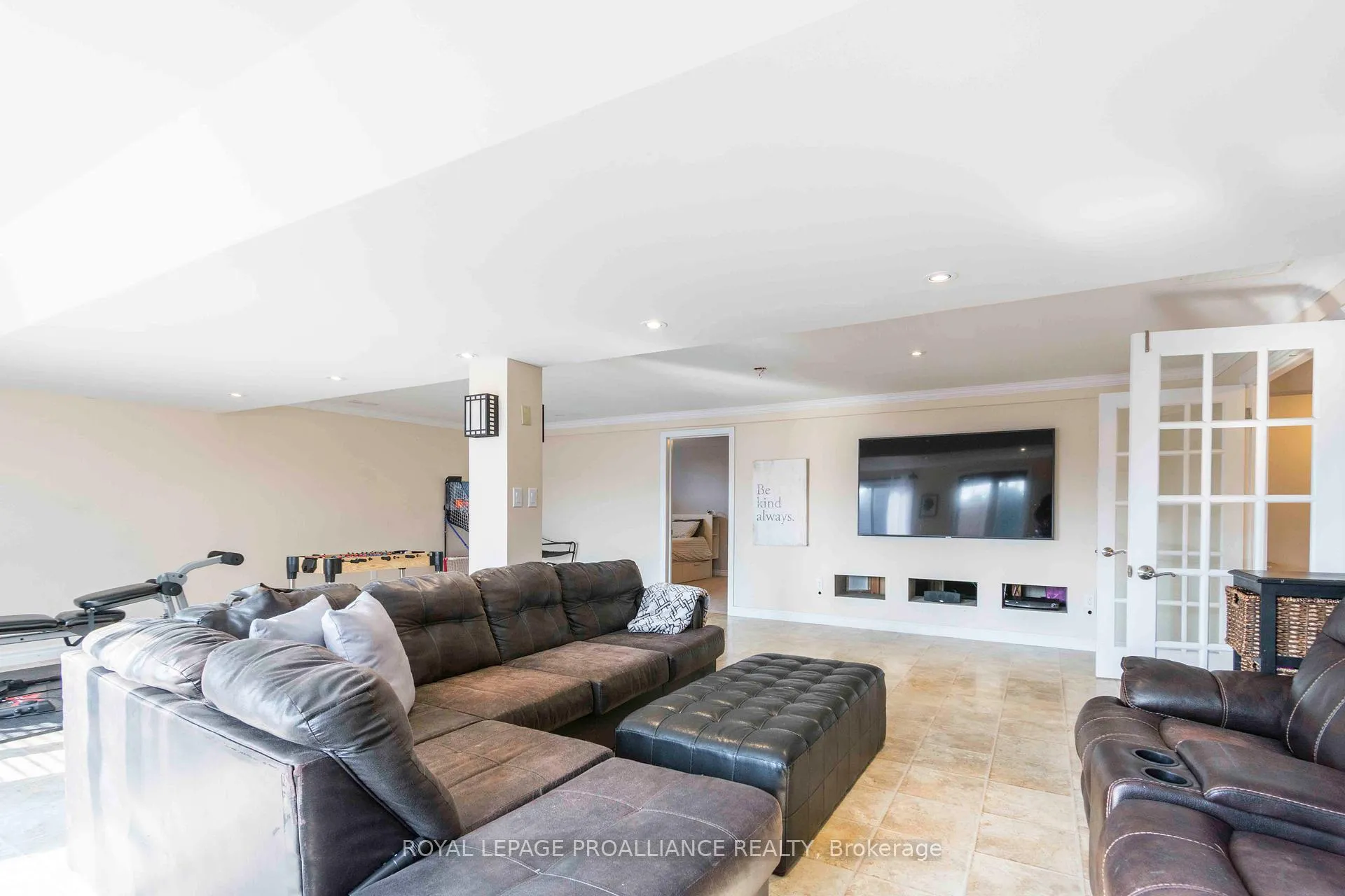 Photo 21 of 17 Rosewood Drive, Quinte West, Frankford Ward — HOMEH
