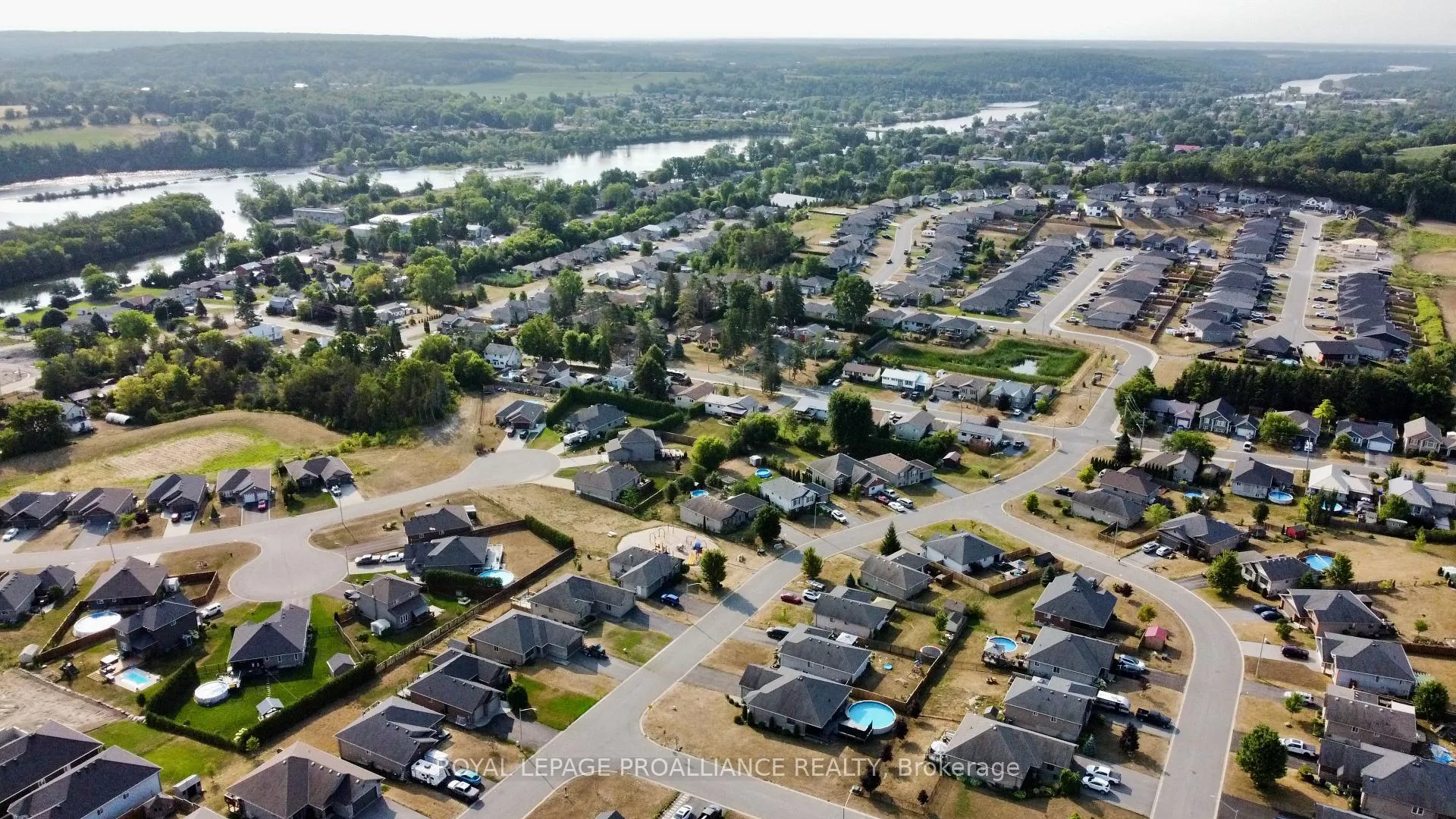 Photo 34 of 17 Rosewood Drive, Quinte West, Frankford Ward — HOMEH