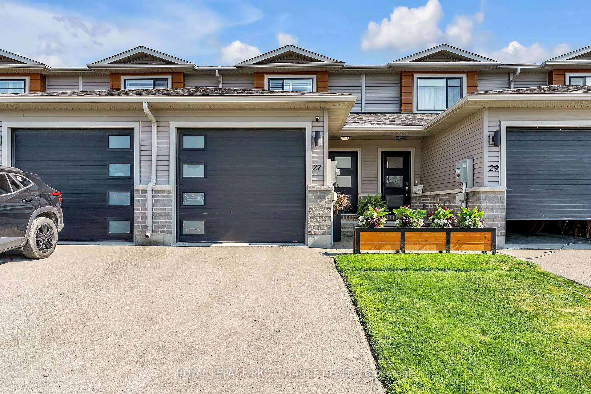 Photo 2 of 27 Ridgeway Place, Belleville, Belleville Ward — HOMEH