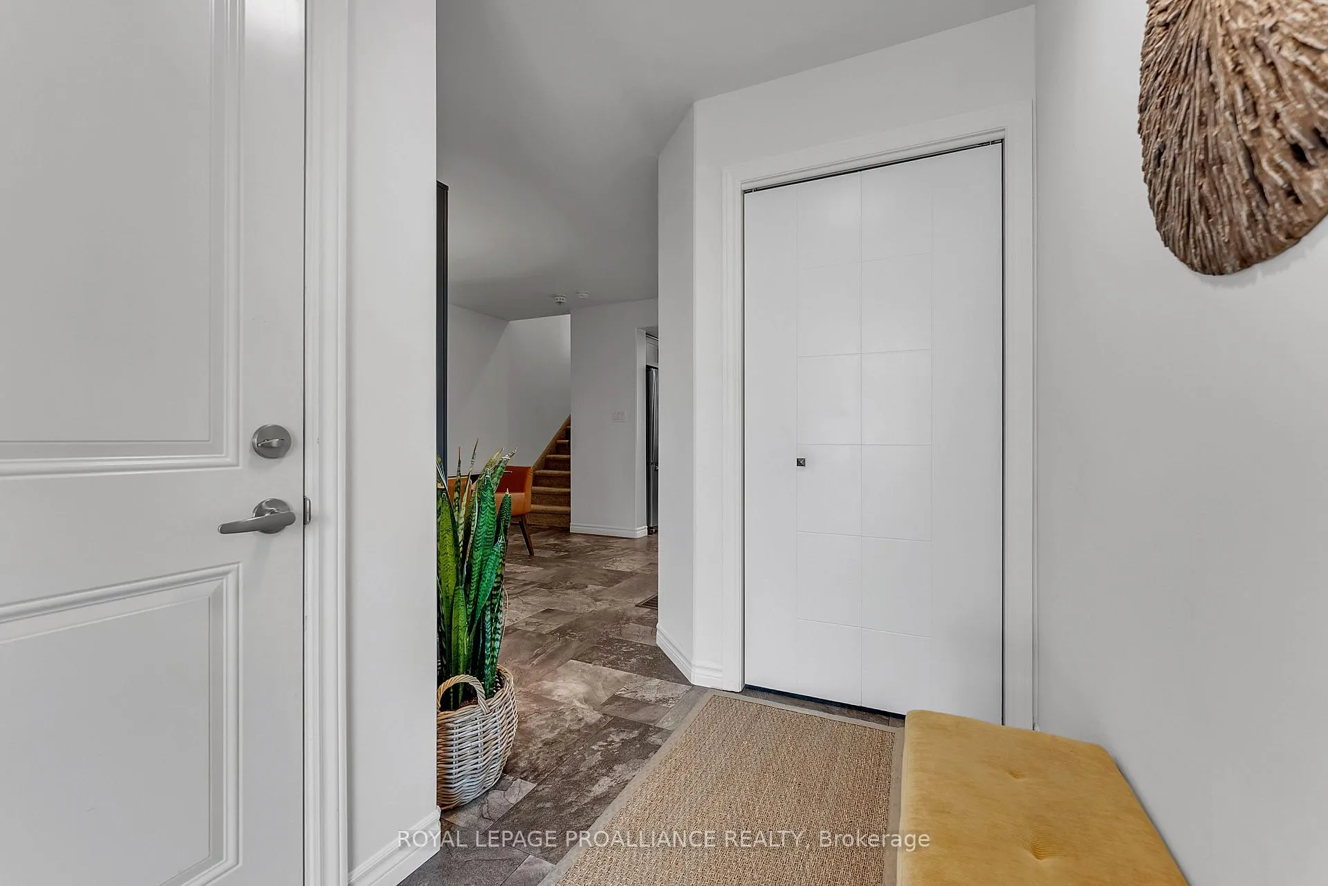 Photo 4 of 27 Ridgeway Place, Belleville, Belleville Ward — HOMEH