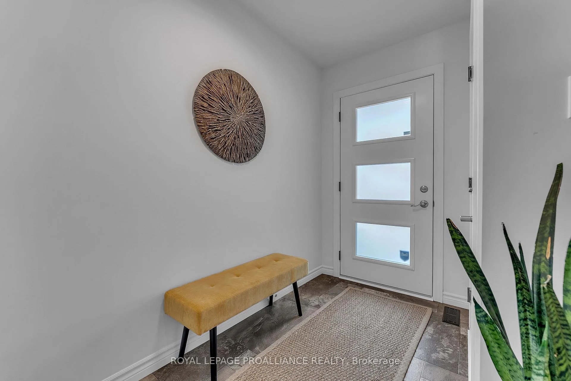 Photo 5 of 27 Ridgeway Place, Belleville, Belleville Ward — HOMEH