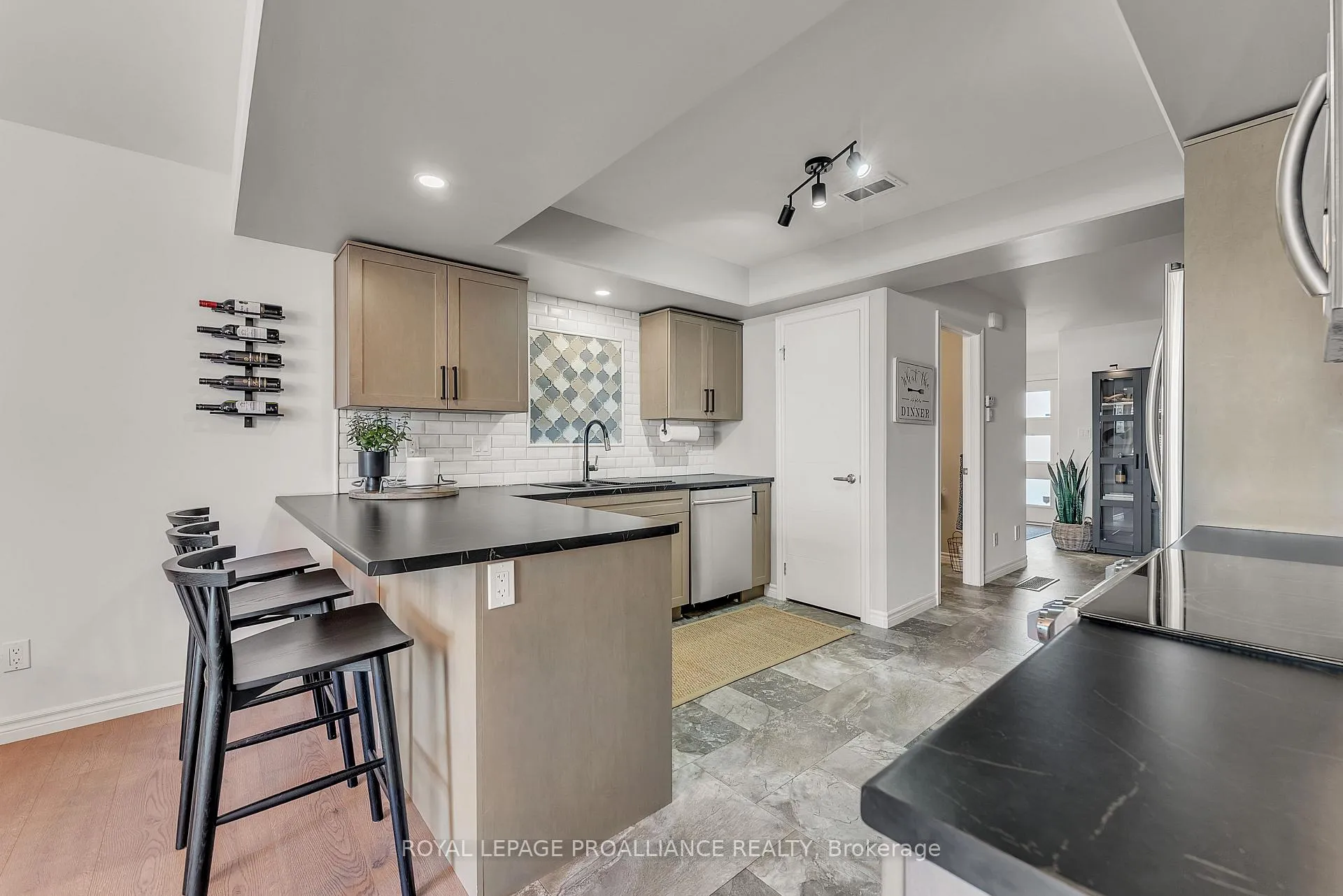 Photo 13 of 27 Ridgeway Place, Belleville, Belleville Ward — HOMEH