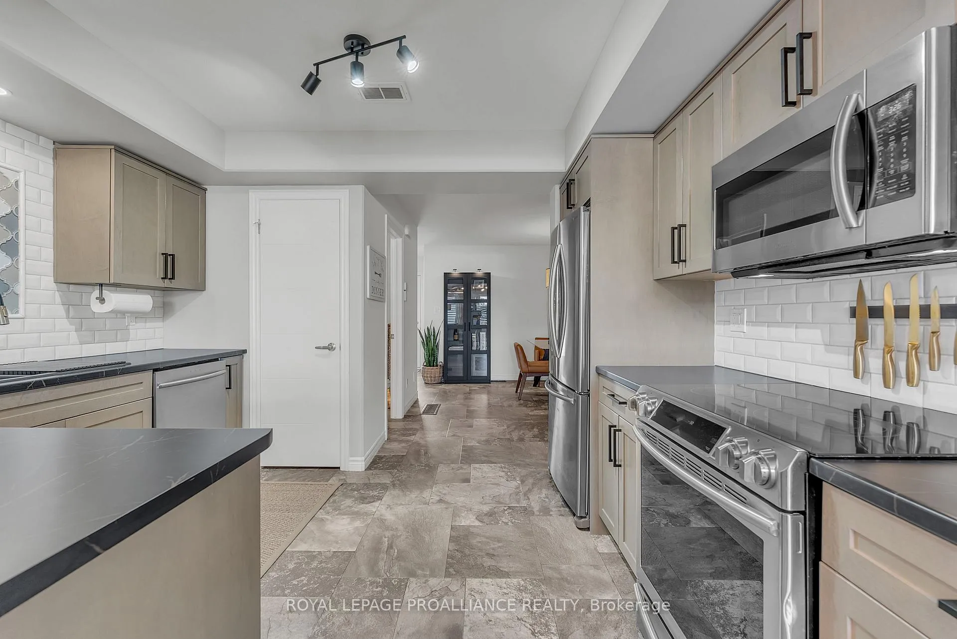 Photo 14 of 27 Ridgeway Place, Belleville, Belleville Ward — HOMEH