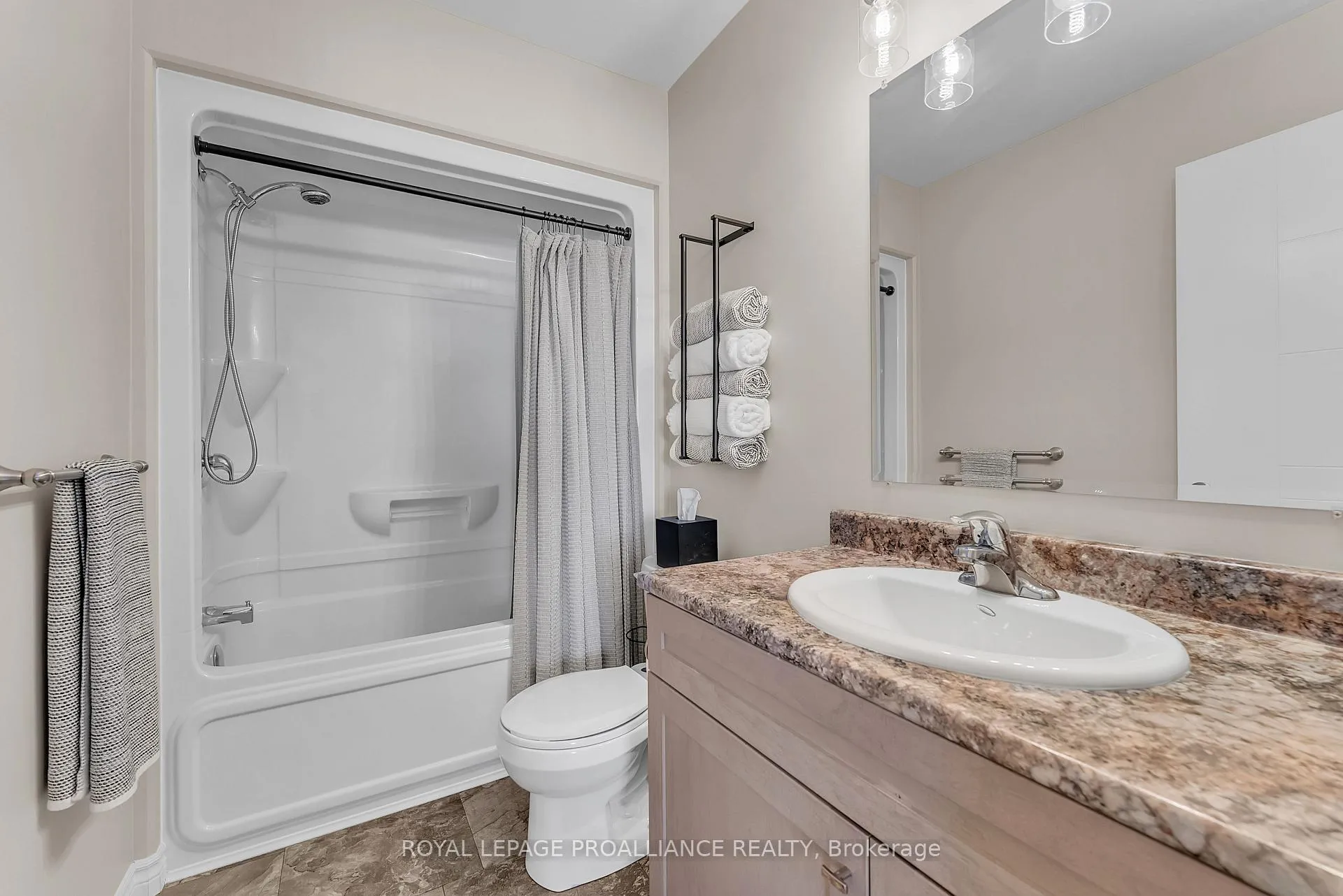 Photo 36 of 27 Ridgeway Place, Belleville, Belleville Ward — HOMEH