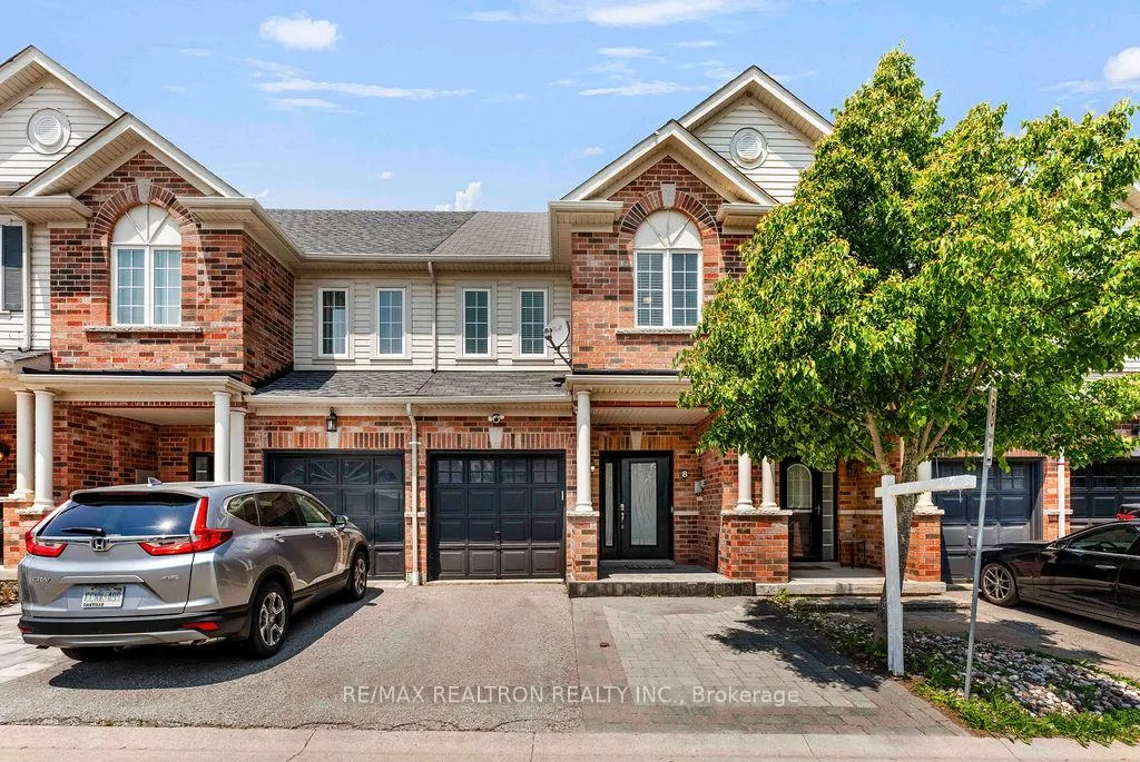 Photo 3 of 8 Ramona Way, Whitby, Brooklin — HOMEH