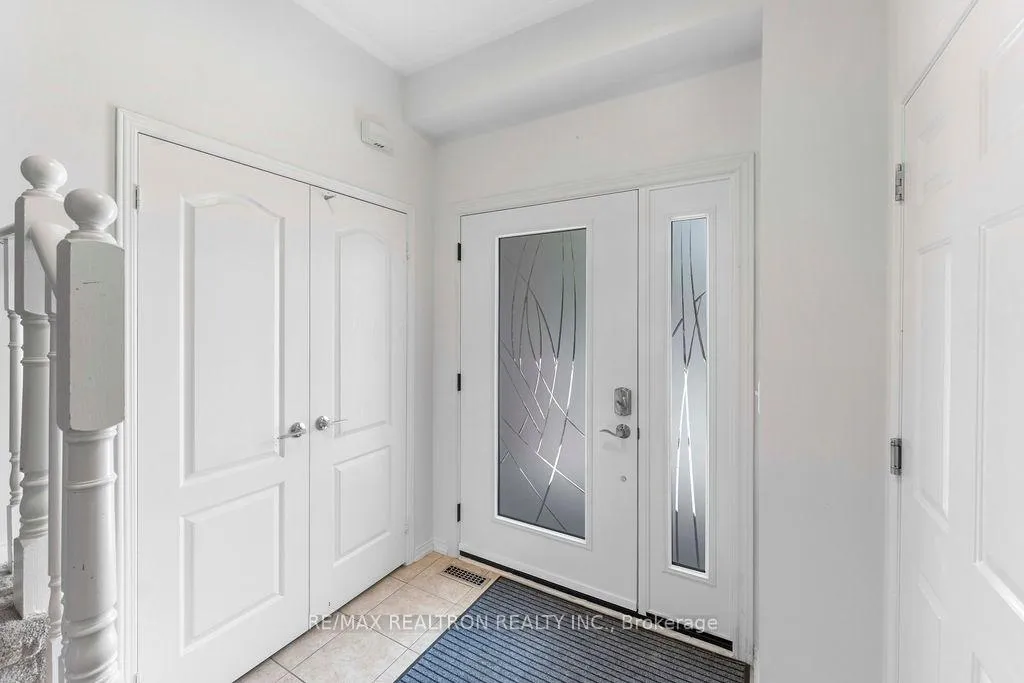 Photo 5 of 8 Ramona Way, Whitby, Brooklin — HOMEH