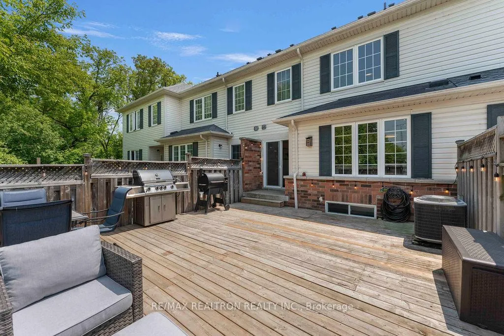 Photo 37 of 8 Ramona Way, Whitby, Brooklin — HOMEH