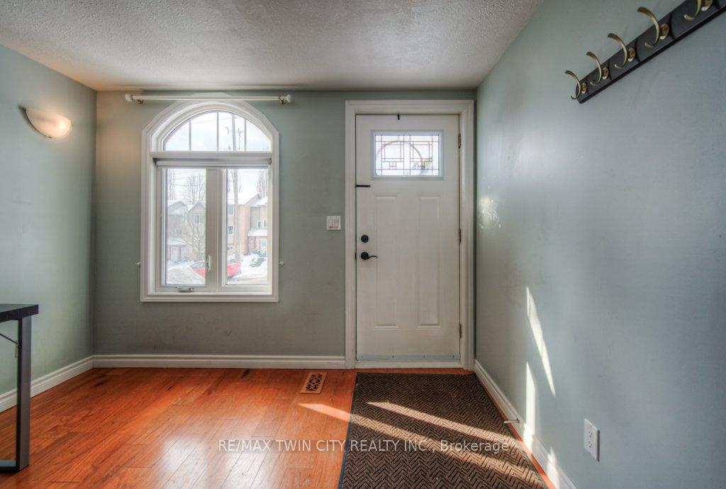 Photo 7 of 235 Charing Cross Street, Brant, Brantford Twp — HOMEH