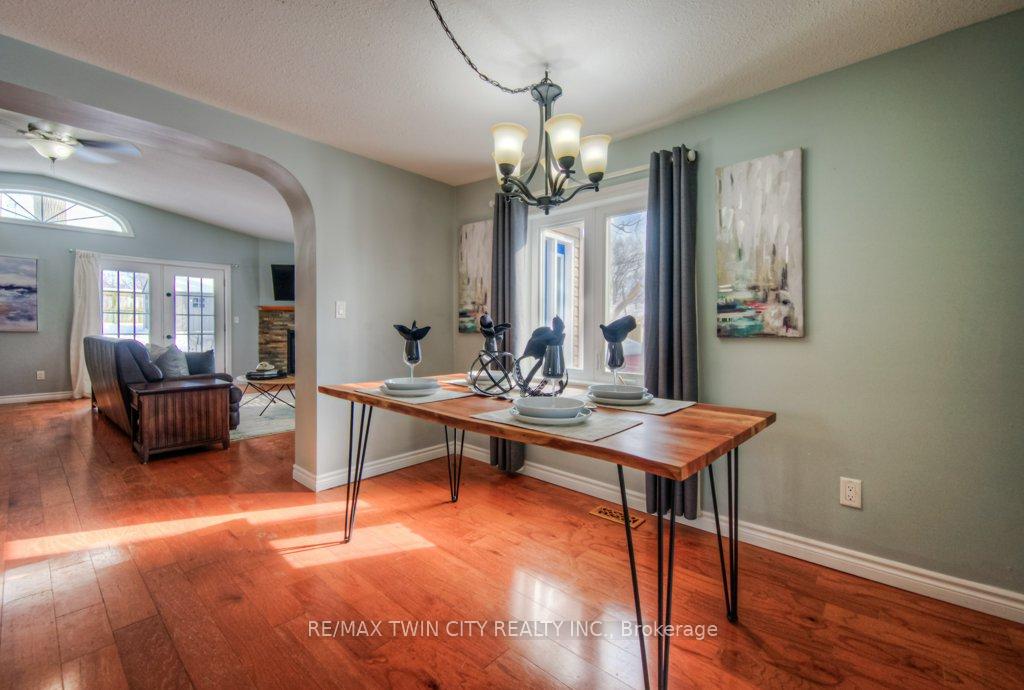 Photo 13 of 235 Charing Cross Street, Brant, Brantford Twp — HOMEH
