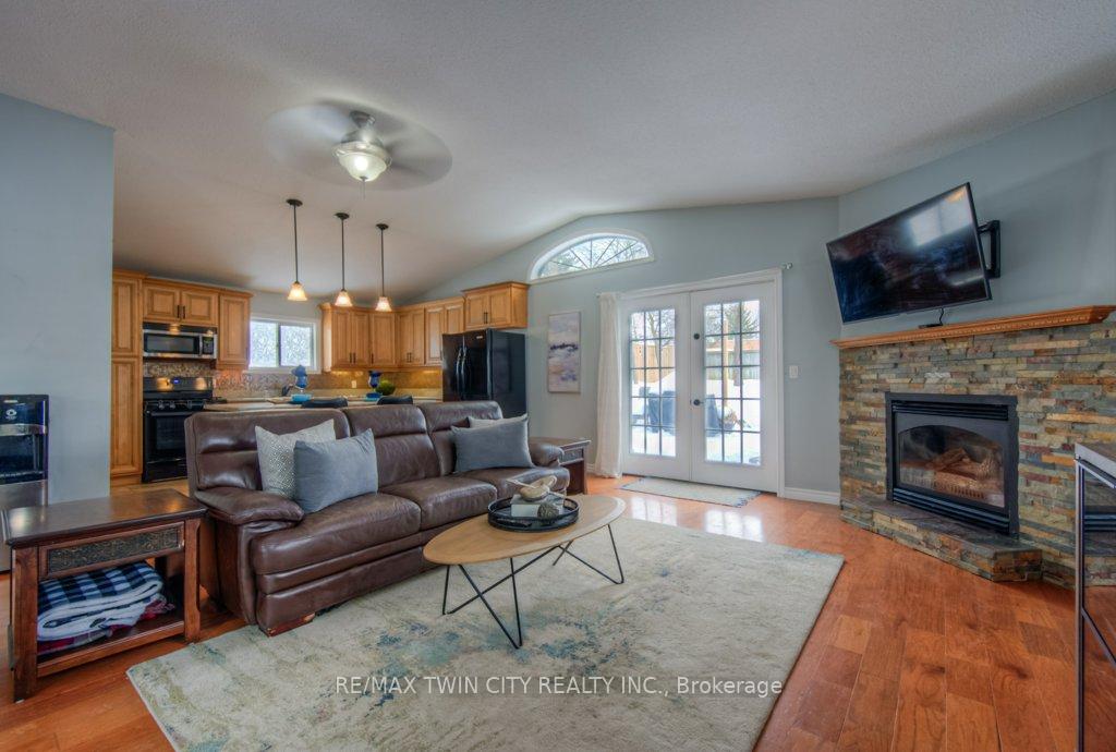 Photo 16 of 235 Charing Cross Street, Brant, Brantford Twp — HOMEH