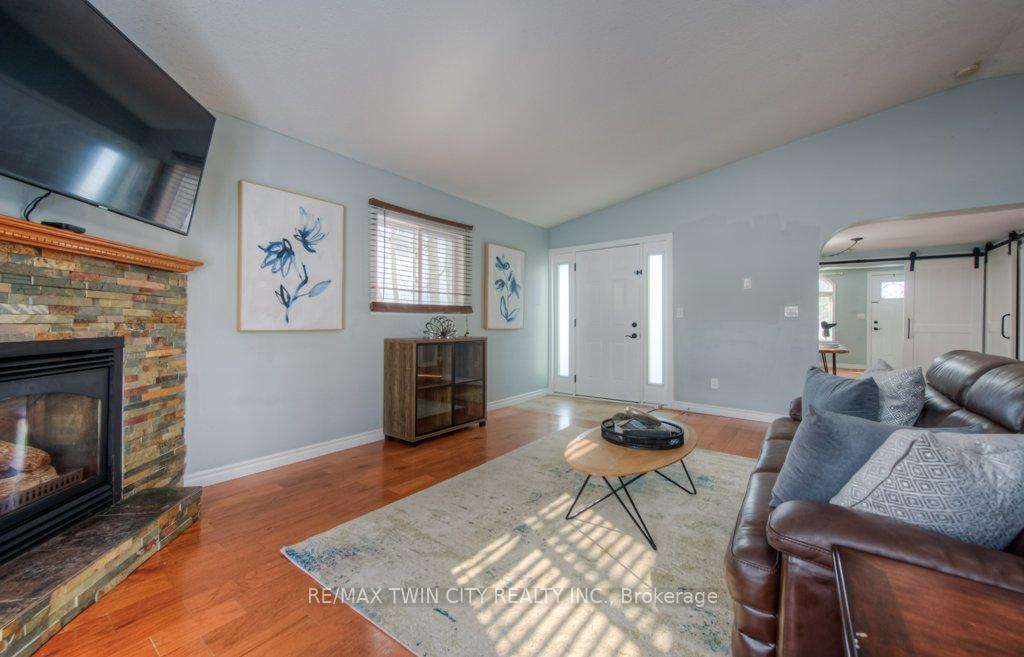 Photo 18 of 235 Charing Cross Street, Brant, Brantford Twp — HOMEH