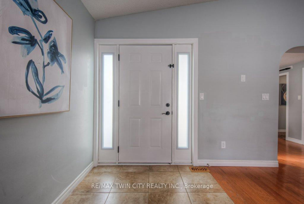 Photo 20 of 235 Charing Cross Street, Brant, Brantford Twp — HOMEH