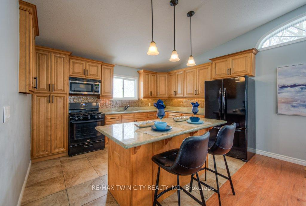 Photo 21 of 235 Charing Cross Street, Brant, Brantford Twp — HOMEH