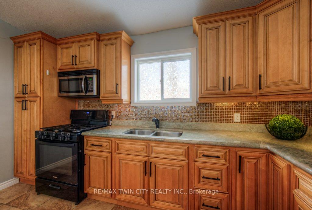Photo 22 of 235 Charing Cross Street, Brant, Brantford Twp — HOMEH