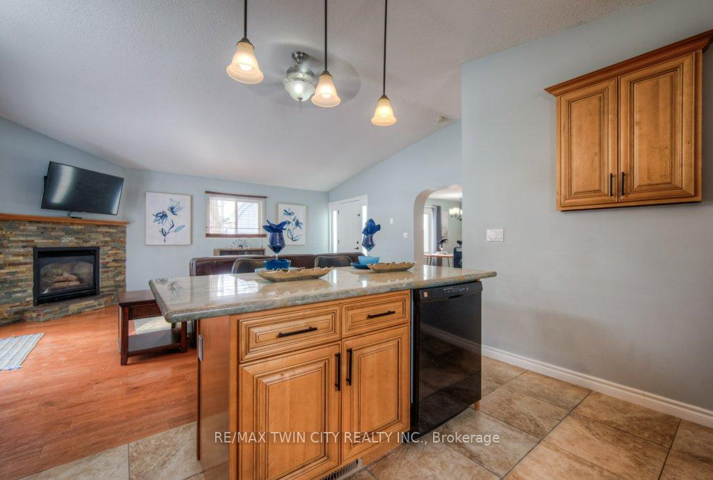 Photo 23 of 235 Charing Cross Street, Brant, Brantford Twp — HOMEH