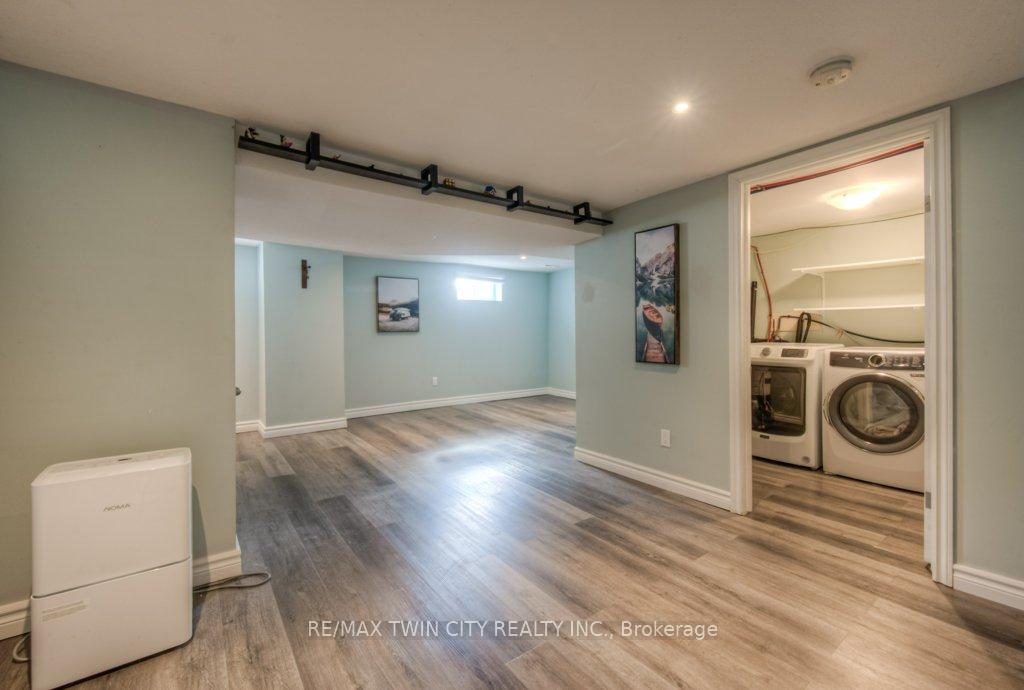 Photo 33 of 235 Charing Cross Street, Brant, Brantford Twp — HOMEH