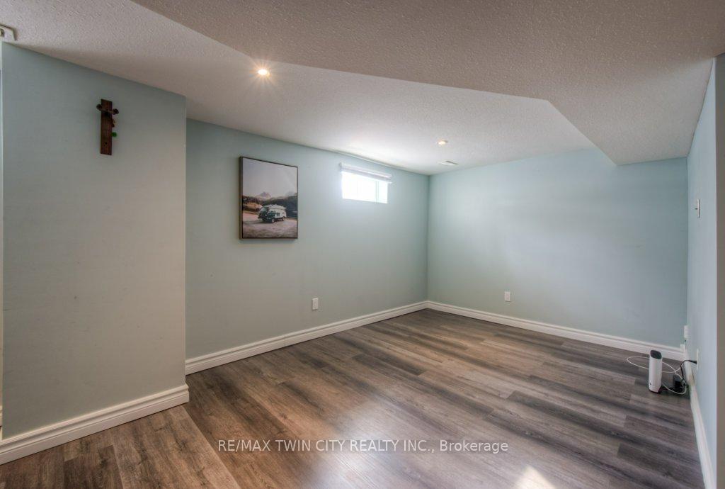 Photo 34 of 235 Charing Cross Street, Brant, Brantford Twp — HOMEH