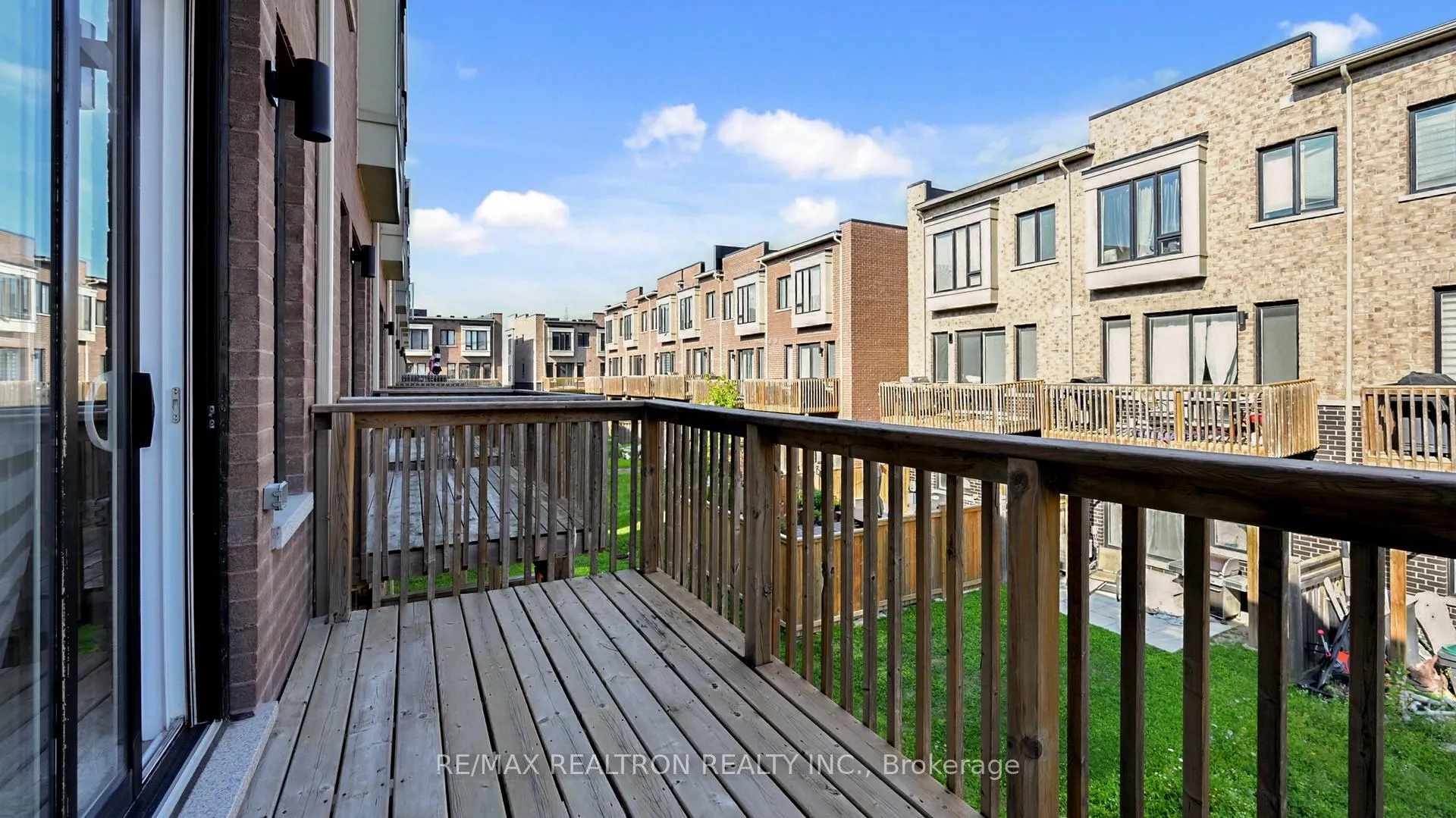 Photo 36 of 34 Fancamp Drive, Vaughan, Maple — HOMEH