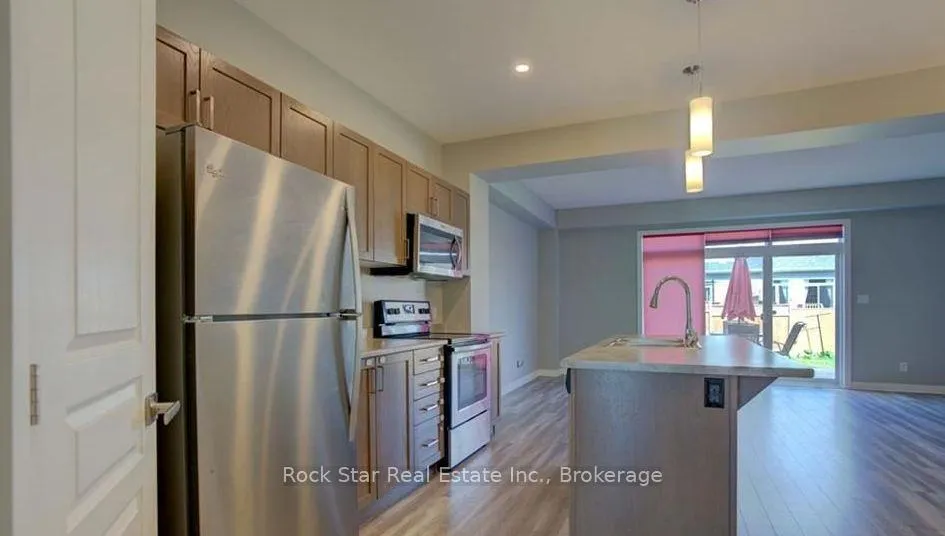 Photo 4 of 1386 Tremont Drive S, Kingston, City Northwest — HOMEH