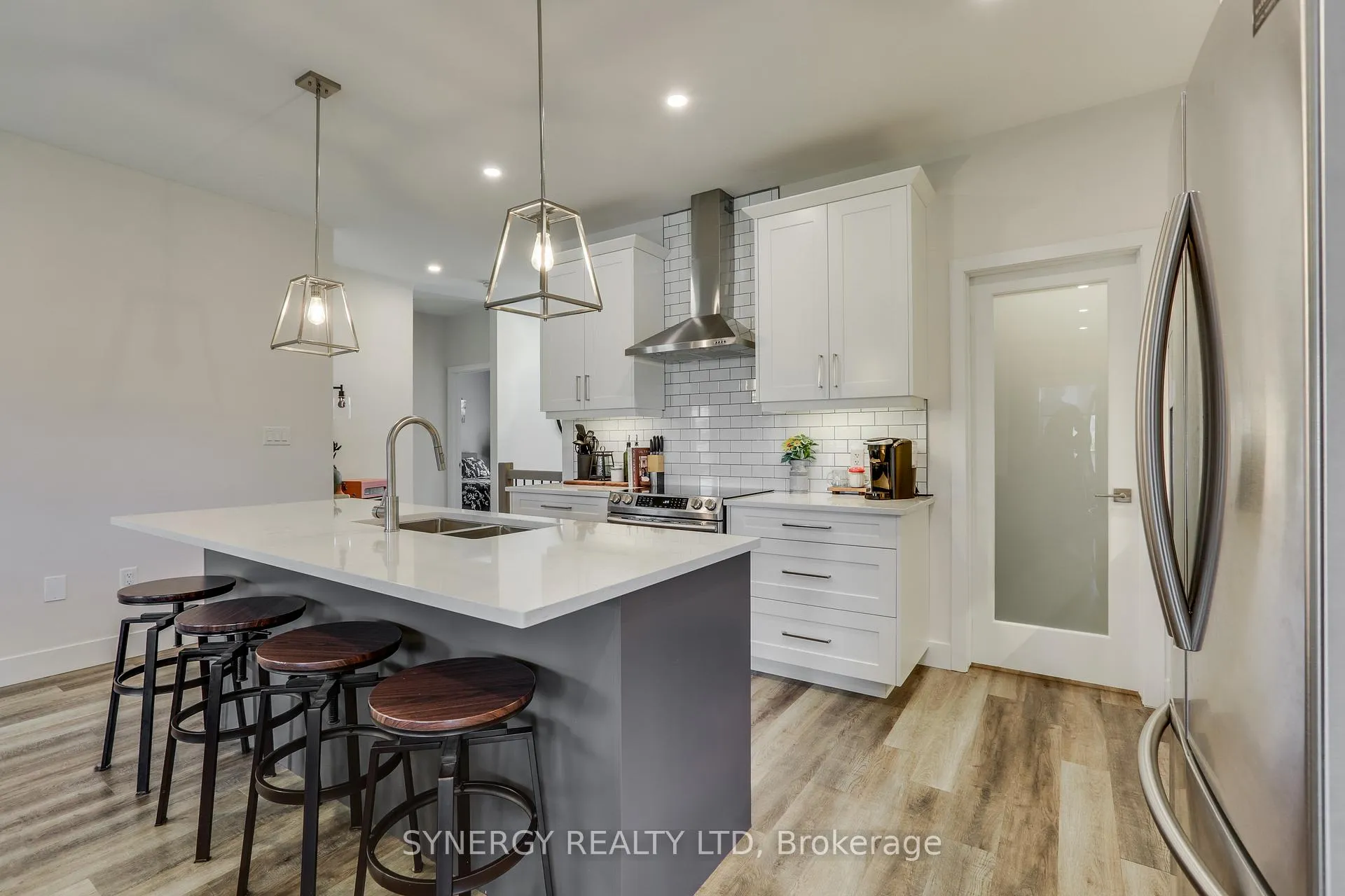 Photo 10 of 547 Scenic Court, Warwick, Watford — HOMEH