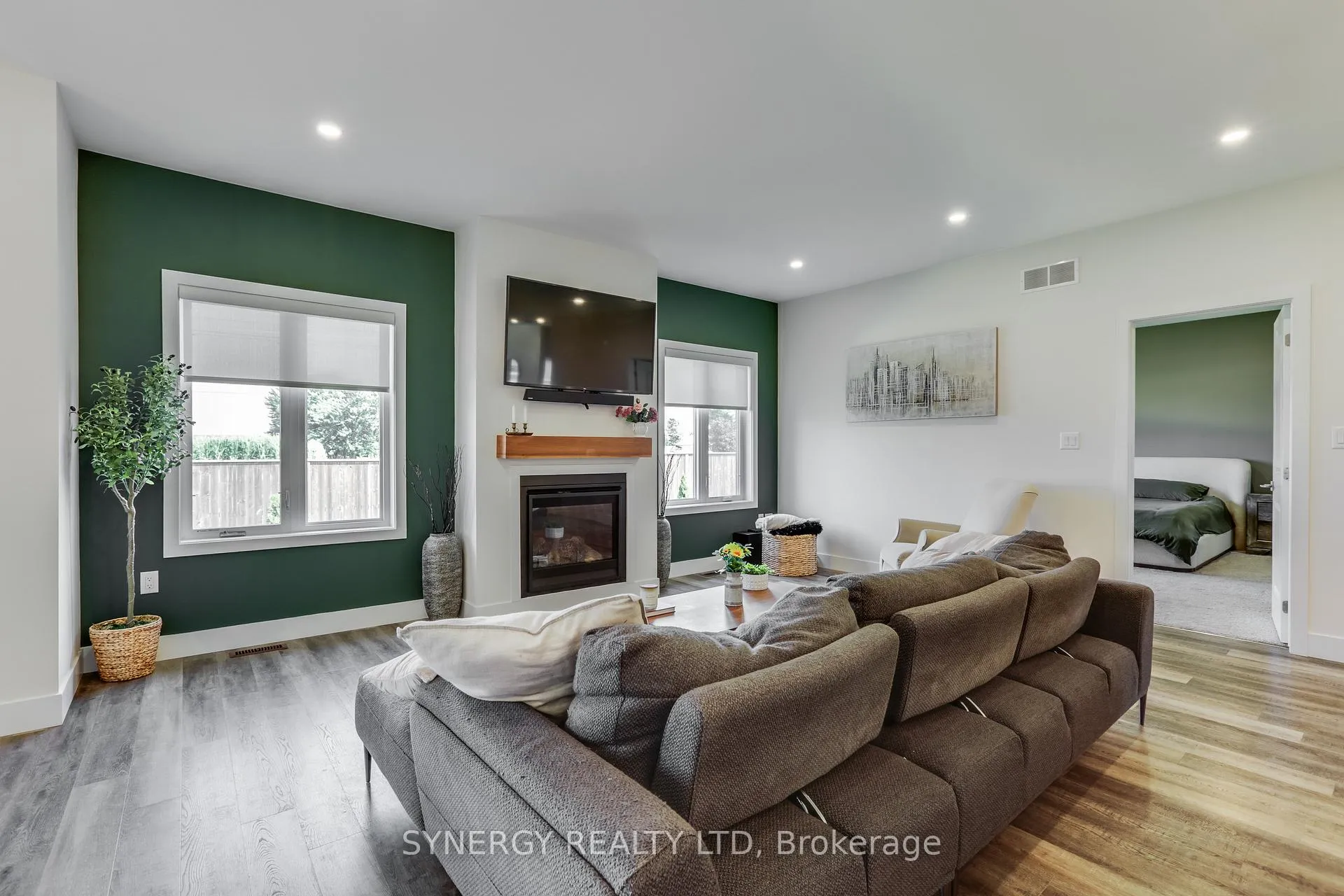 Photo 19 of 547 Scenic Court, Warwick, Watford — HOMEH