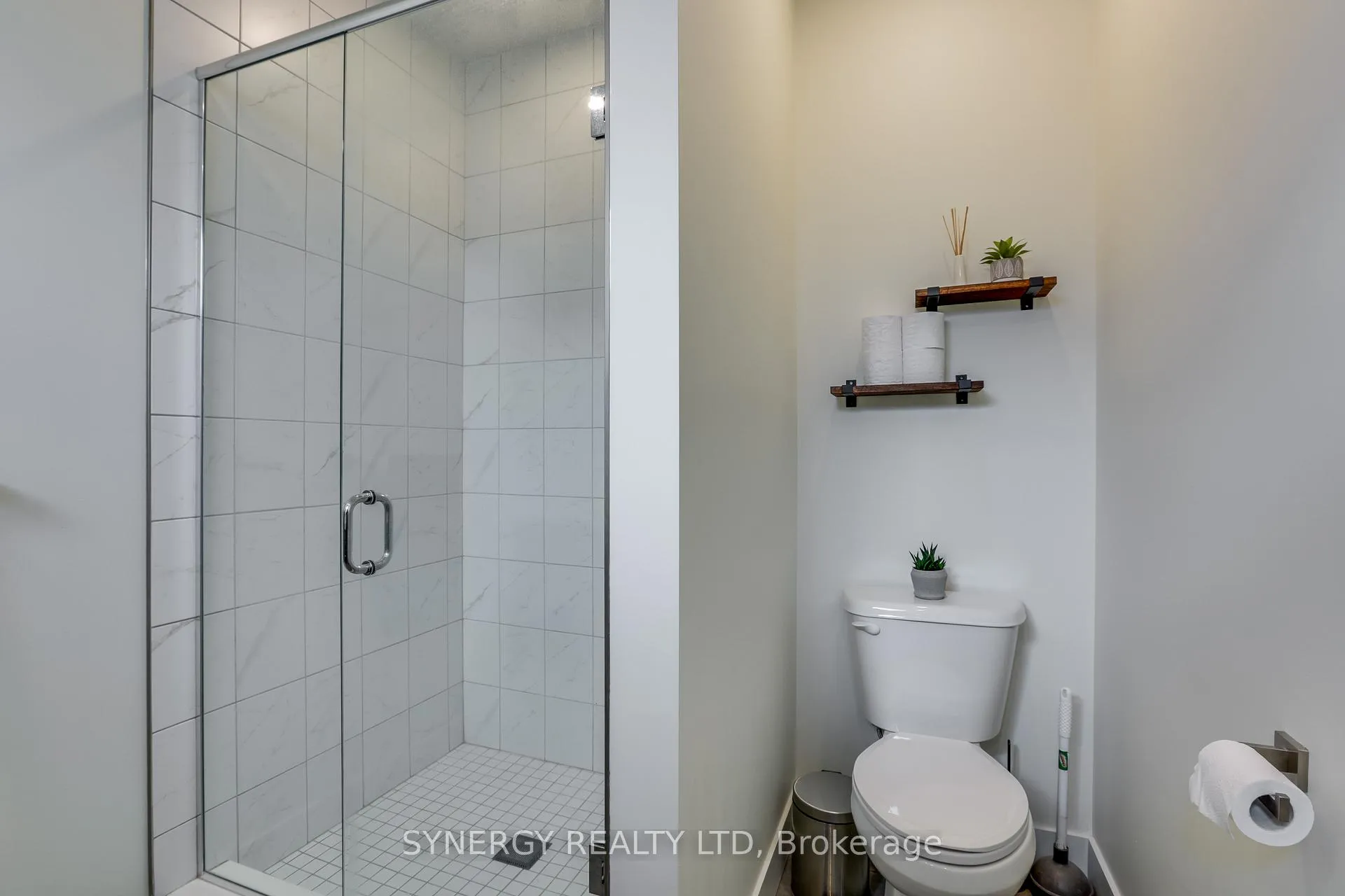 Photo 22 of 547 Scenic Court, Warwick, Watford — HOMEH